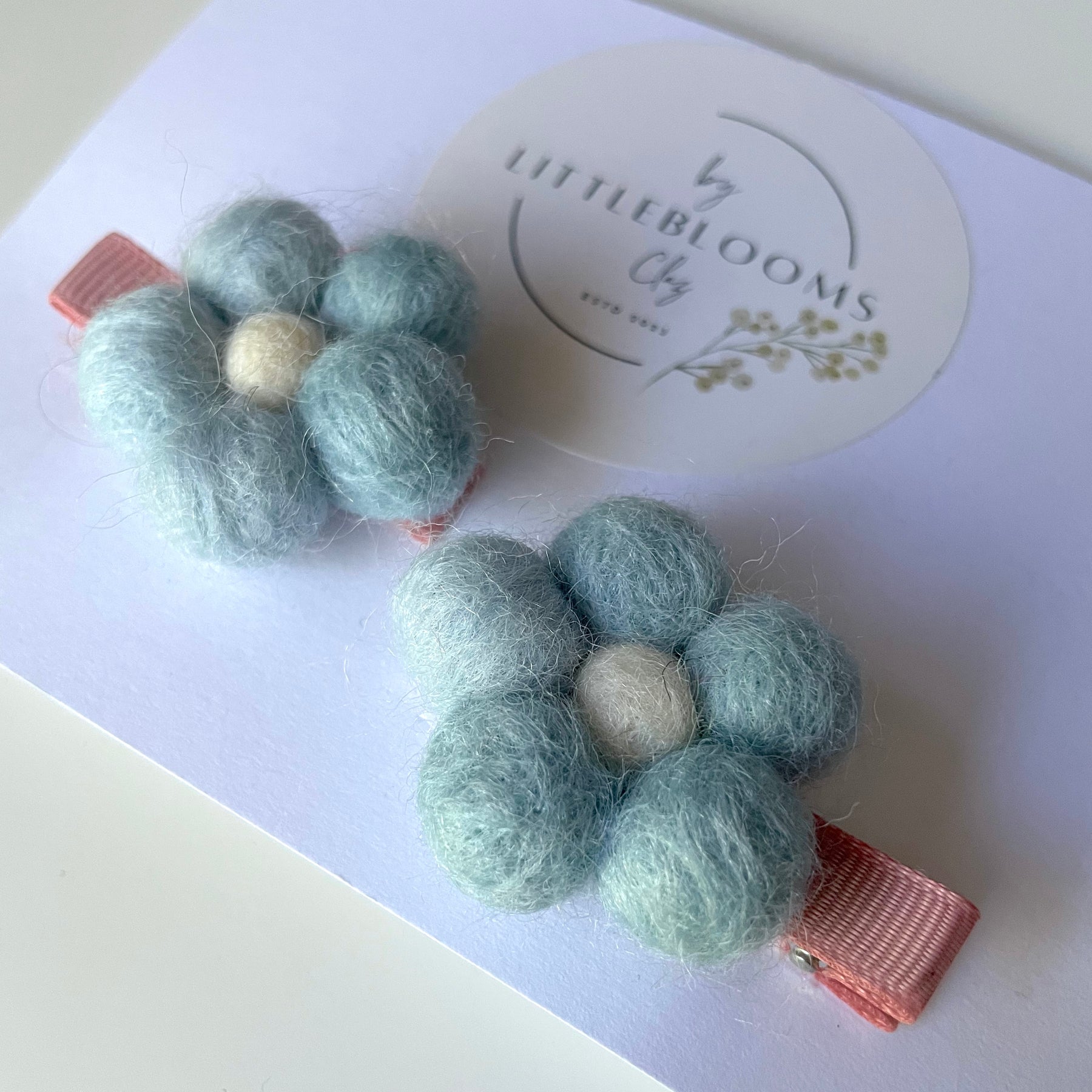Pom Pom daisies clips - set of 2