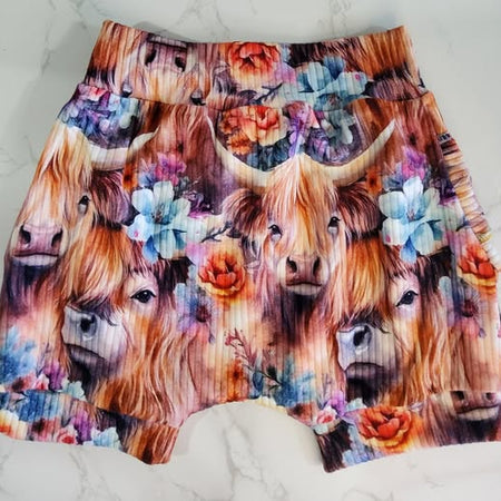 Highland Cow Shorts Size 3
