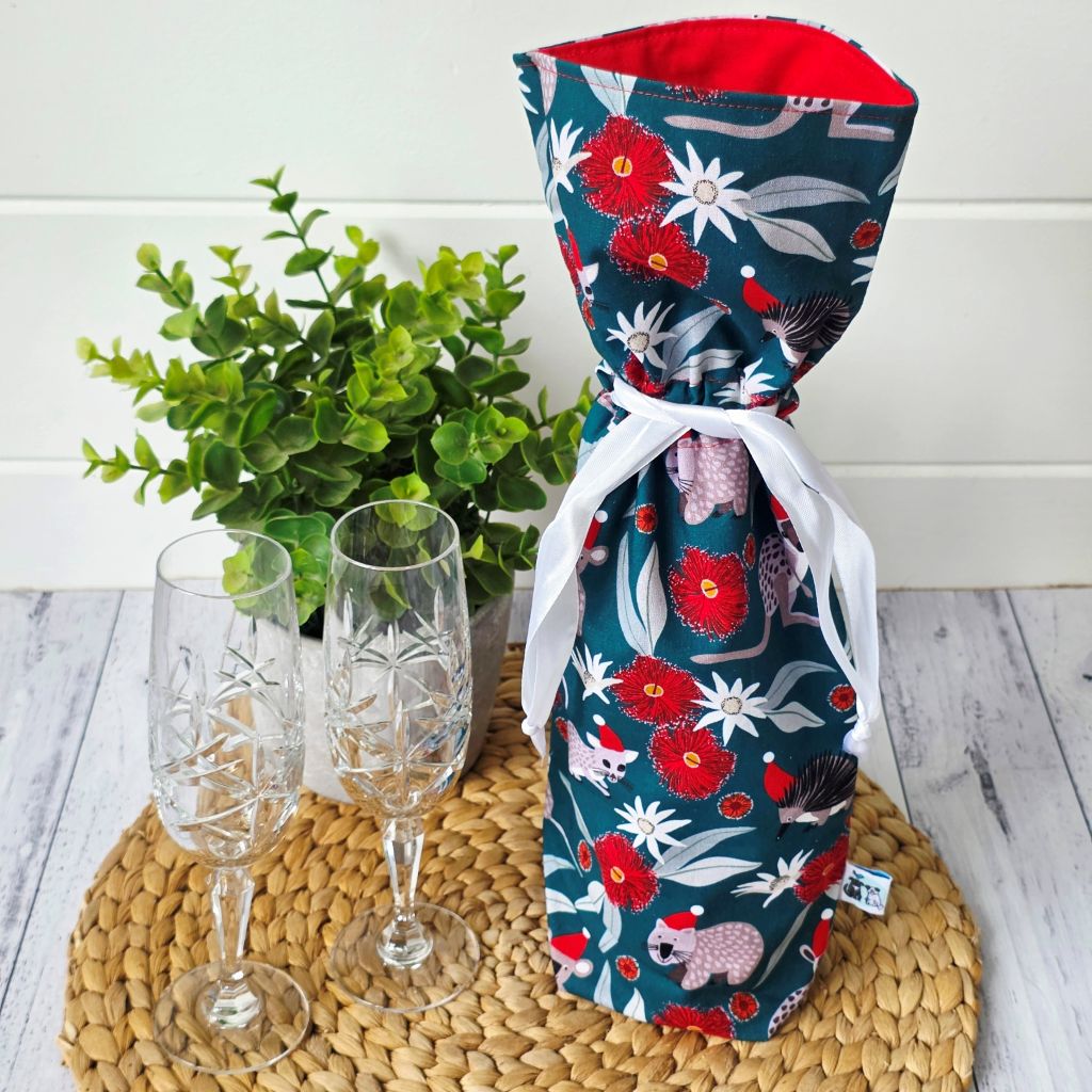 Lined Christmas Wine Bottle Bag – Because the Wrapping Should Be Part of the Gift