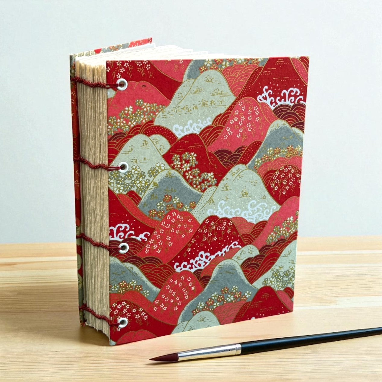 Handmade Lay Flat Watercolour Sketchbook: Cold Press Art Journal