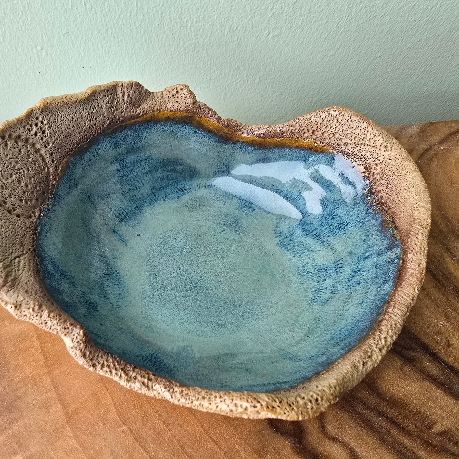 Rockpool series textured bowl