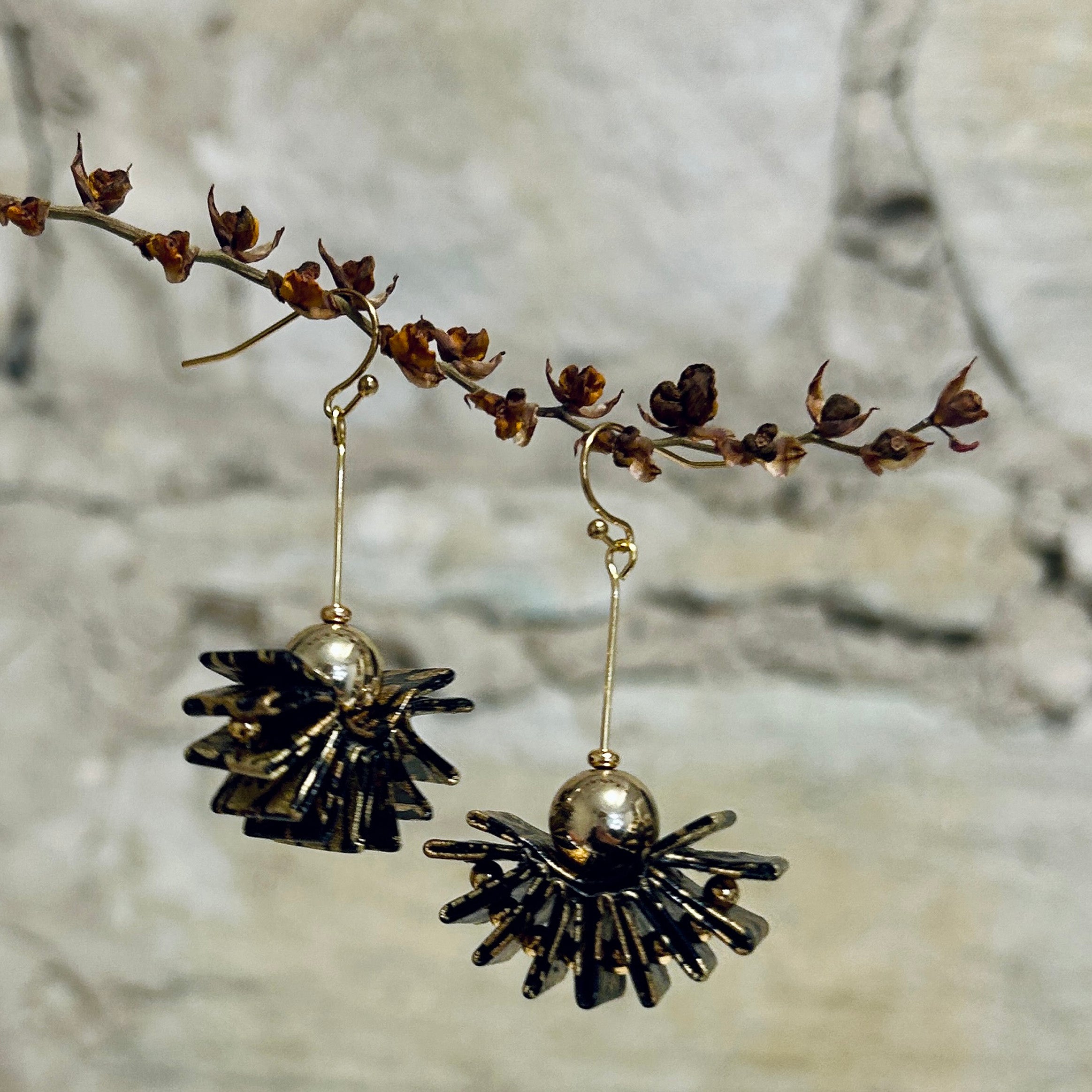 Earrings Fan Shape Black Gold Japanese Paper: EB-112