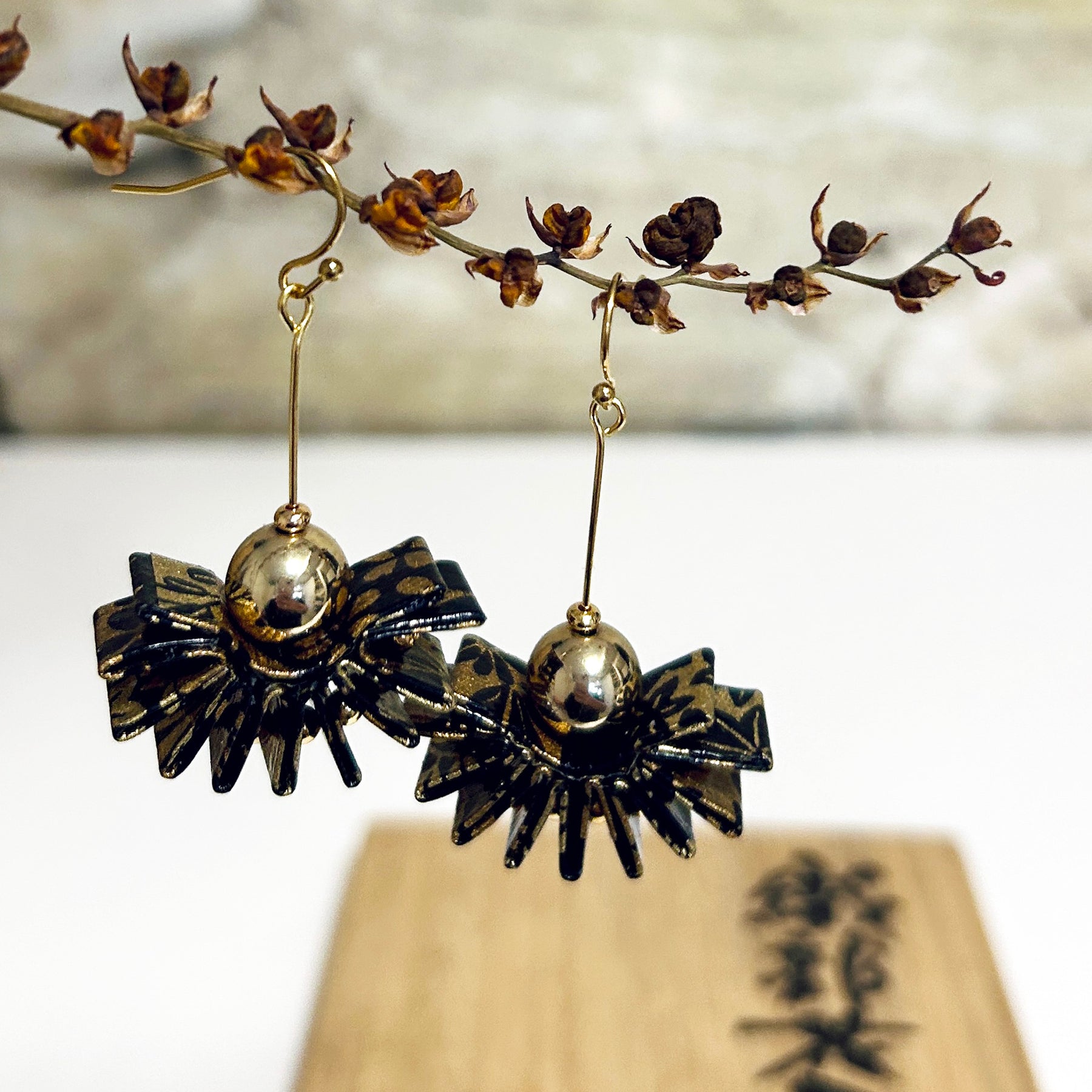 Earrings Fan Shape Black Gold Japanese Paper: EB-112