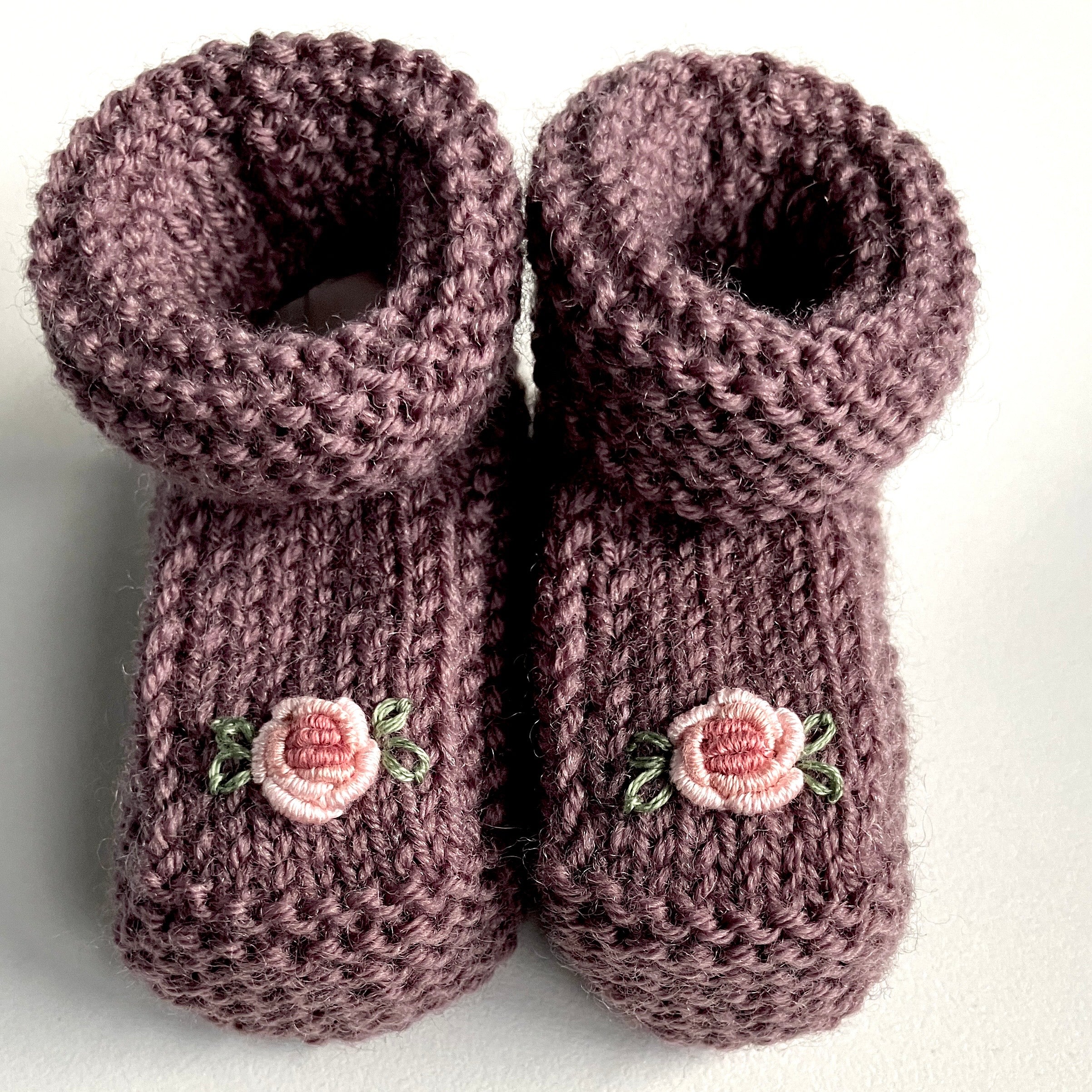 Baby gift set - soft plum with rosebuds - hand-knitted & hand-embroidered