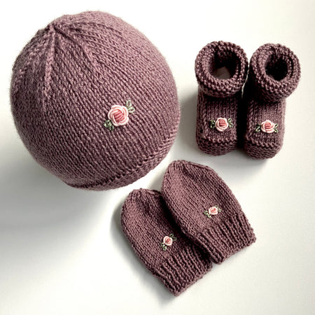 Baby gift set - soft plum with rosebuds - hand-knitted & hand-embroidered