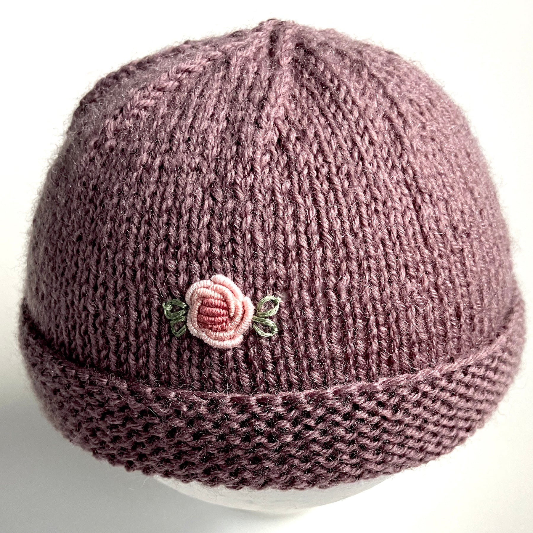 Baby gift set - soft plum with rosebuds - hand-knitted & hand-embroidered