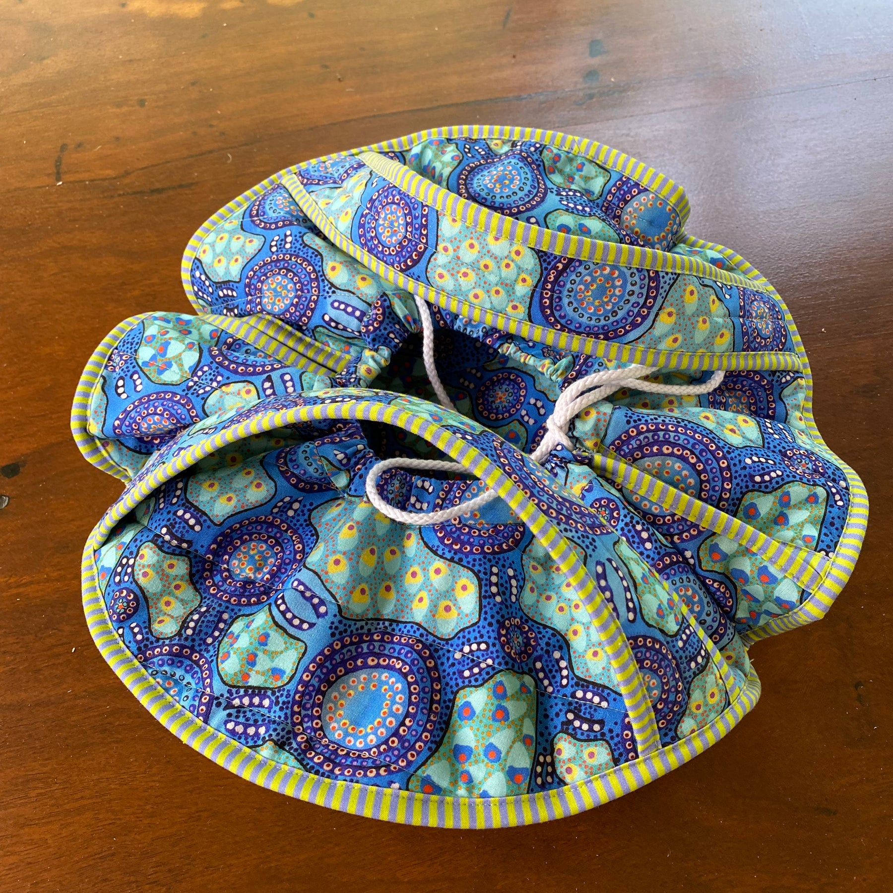 Casserole Carrier Round Water Dreaming