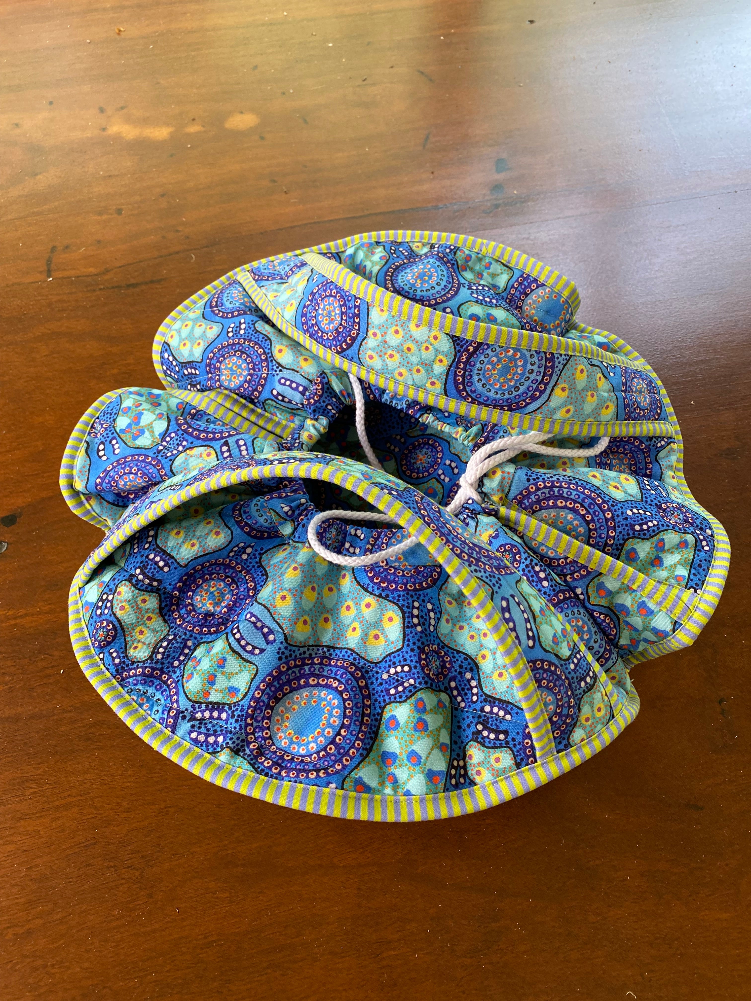 Casserole Carrier Round Water Dreaming