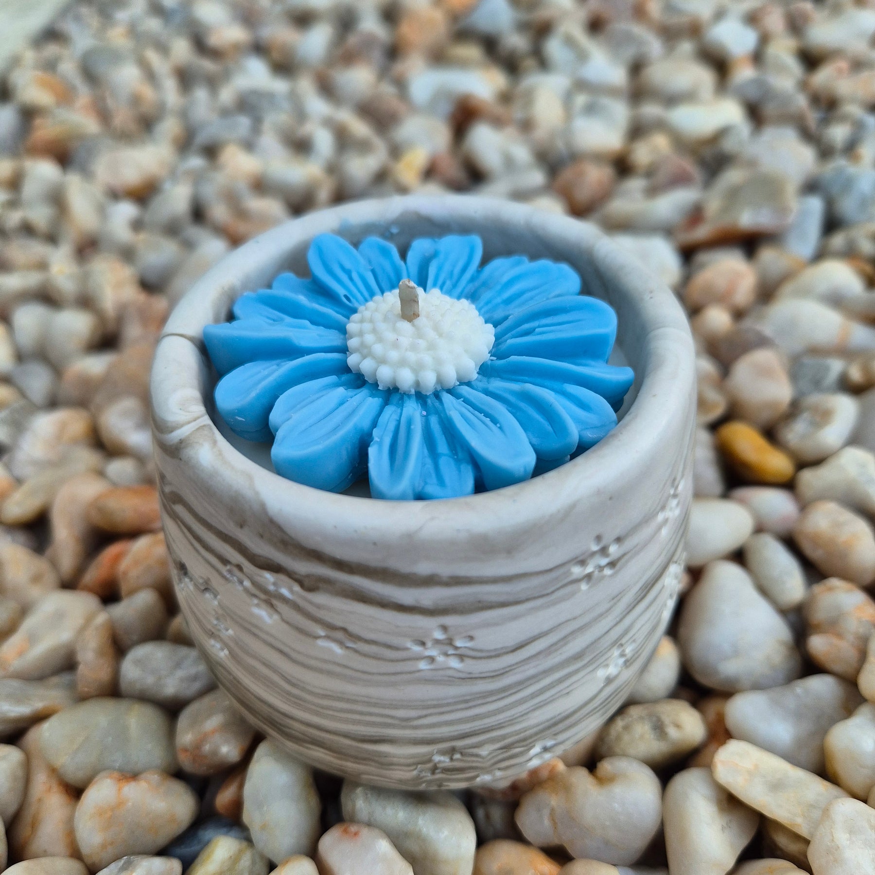 Concrete soy wax tub candle scented with lavender and rose