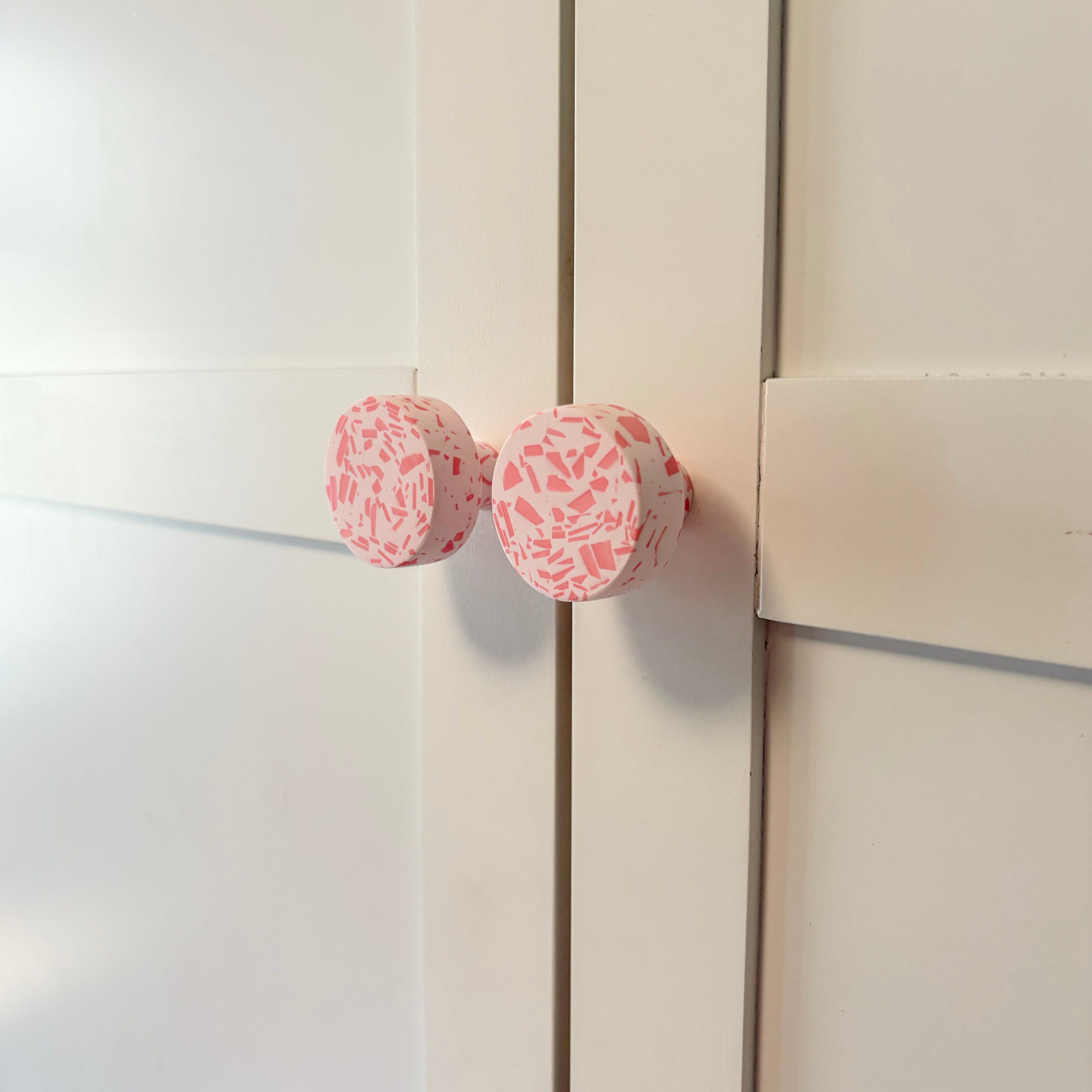 Double pink terrazzo knobs