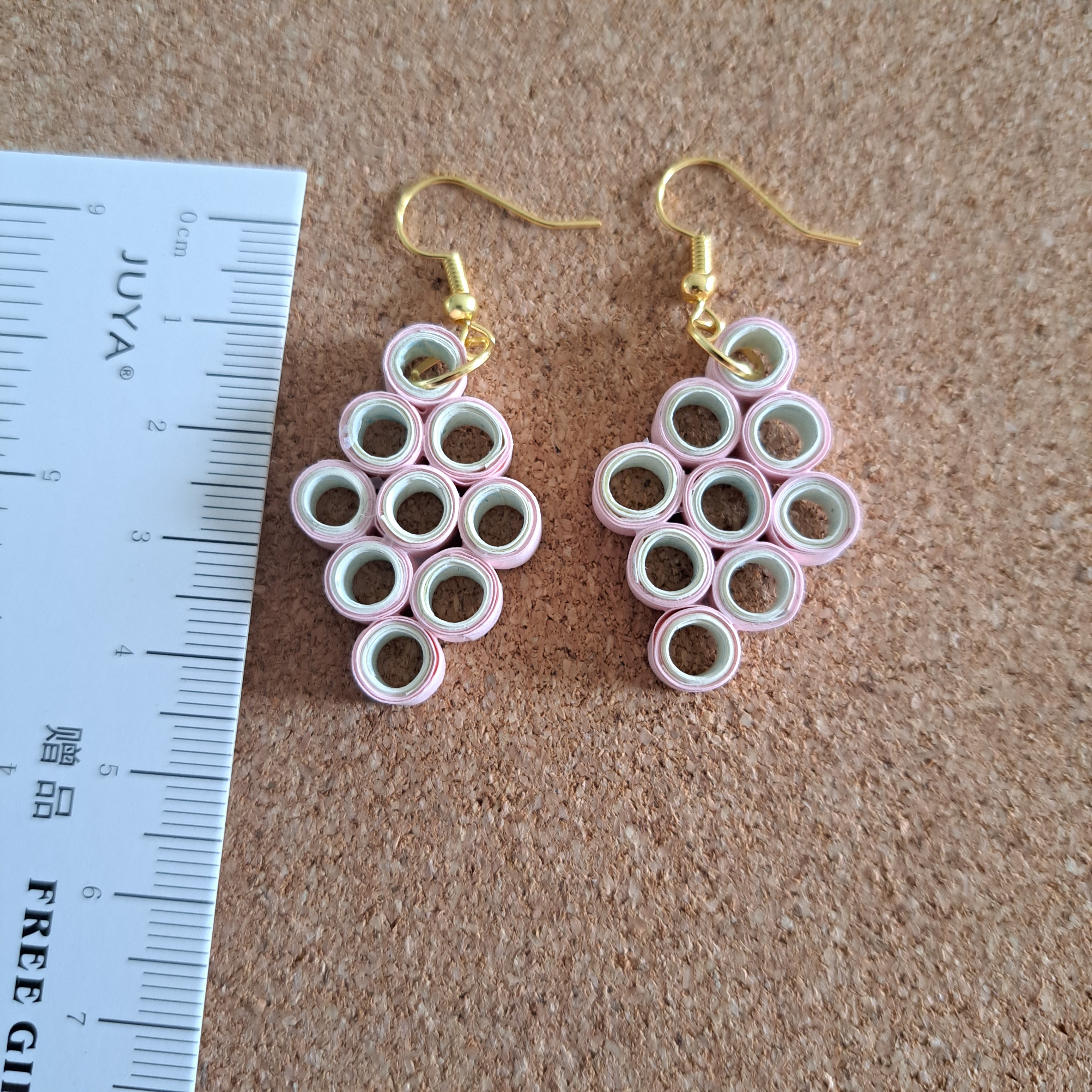 Paper quilled earring drop gold