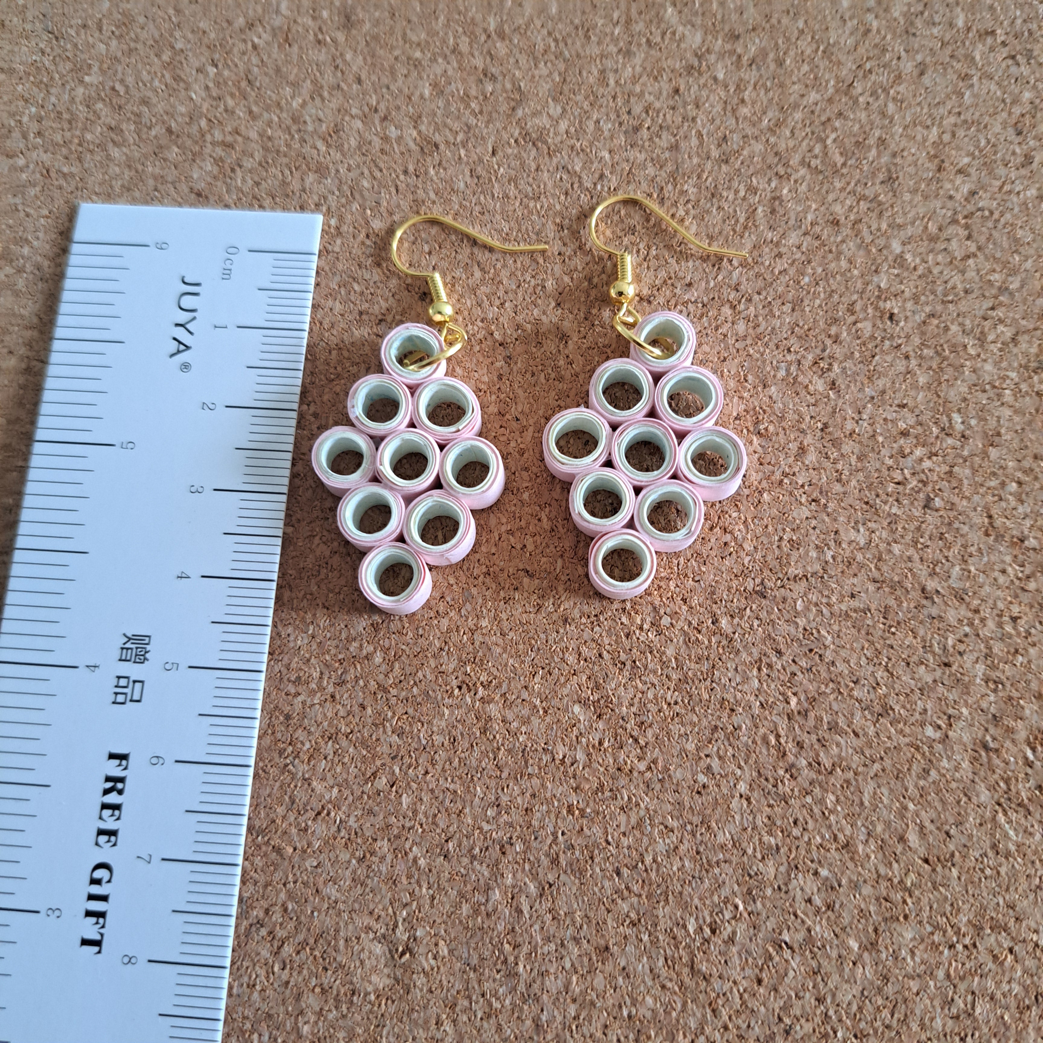 Paper quilled earring drop gold