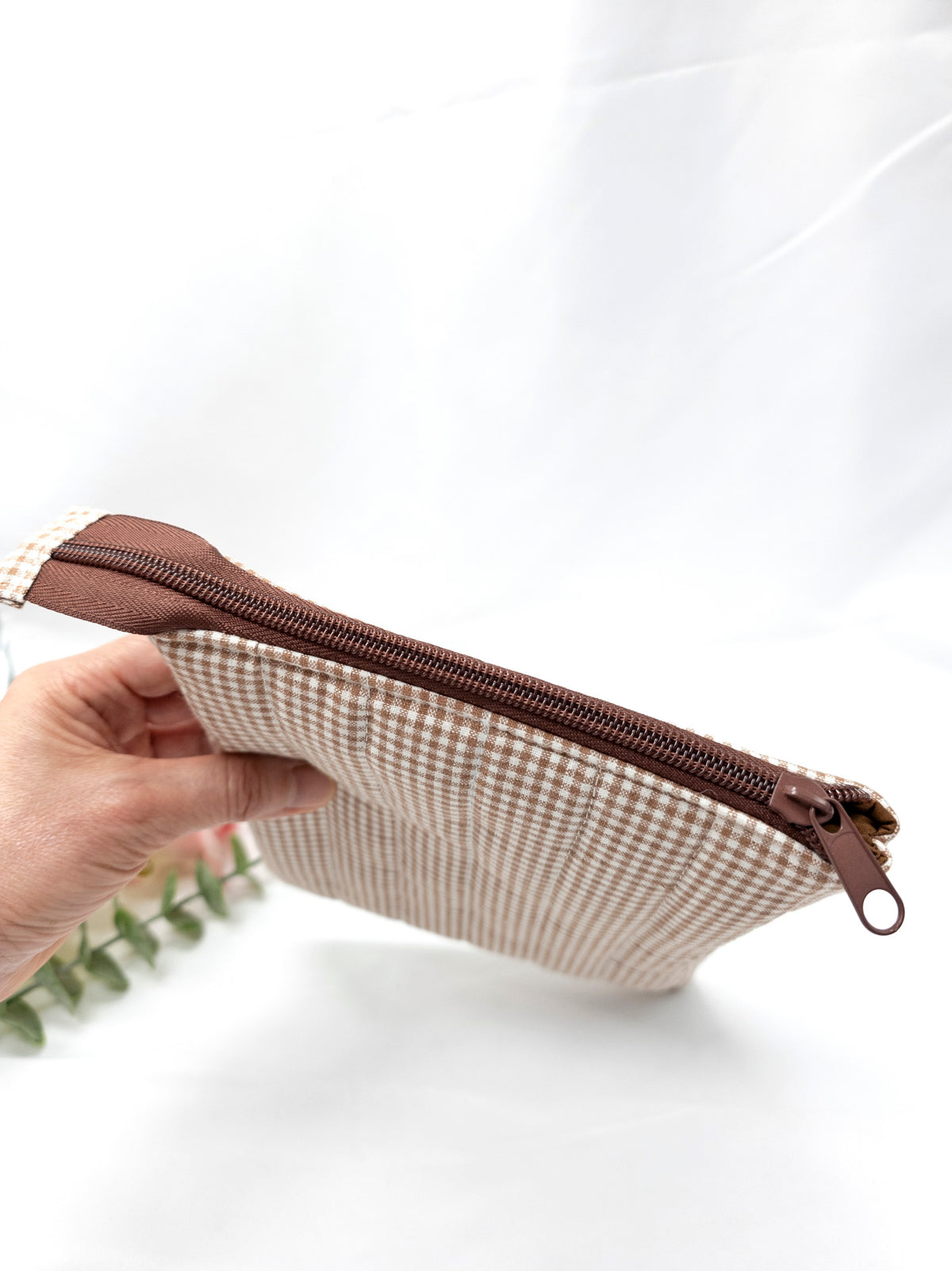 Padded Kindle Sleeve, Quilted E-reader case, Caramel Gingham