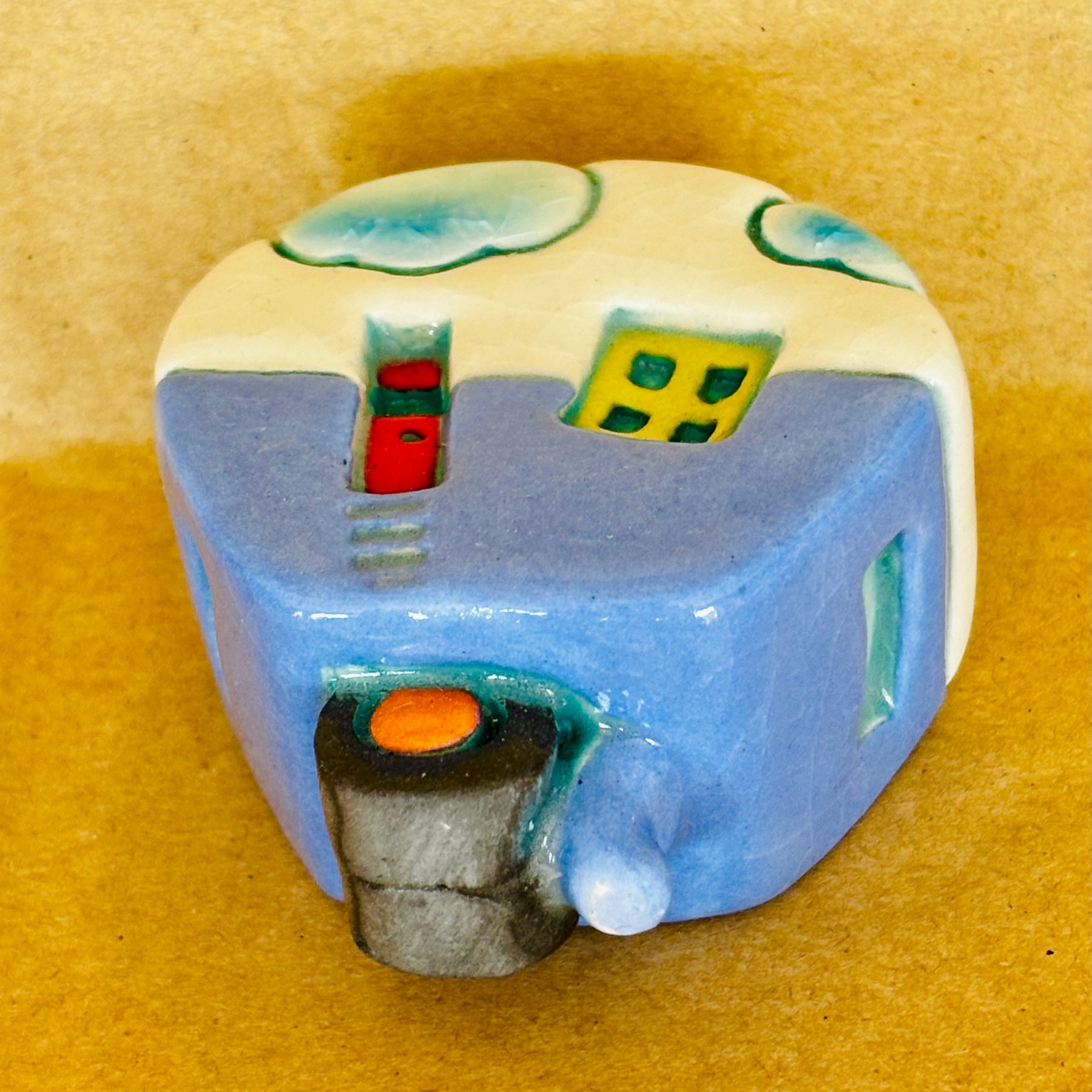 Small Retro Collectable Ceramic Caravan 2