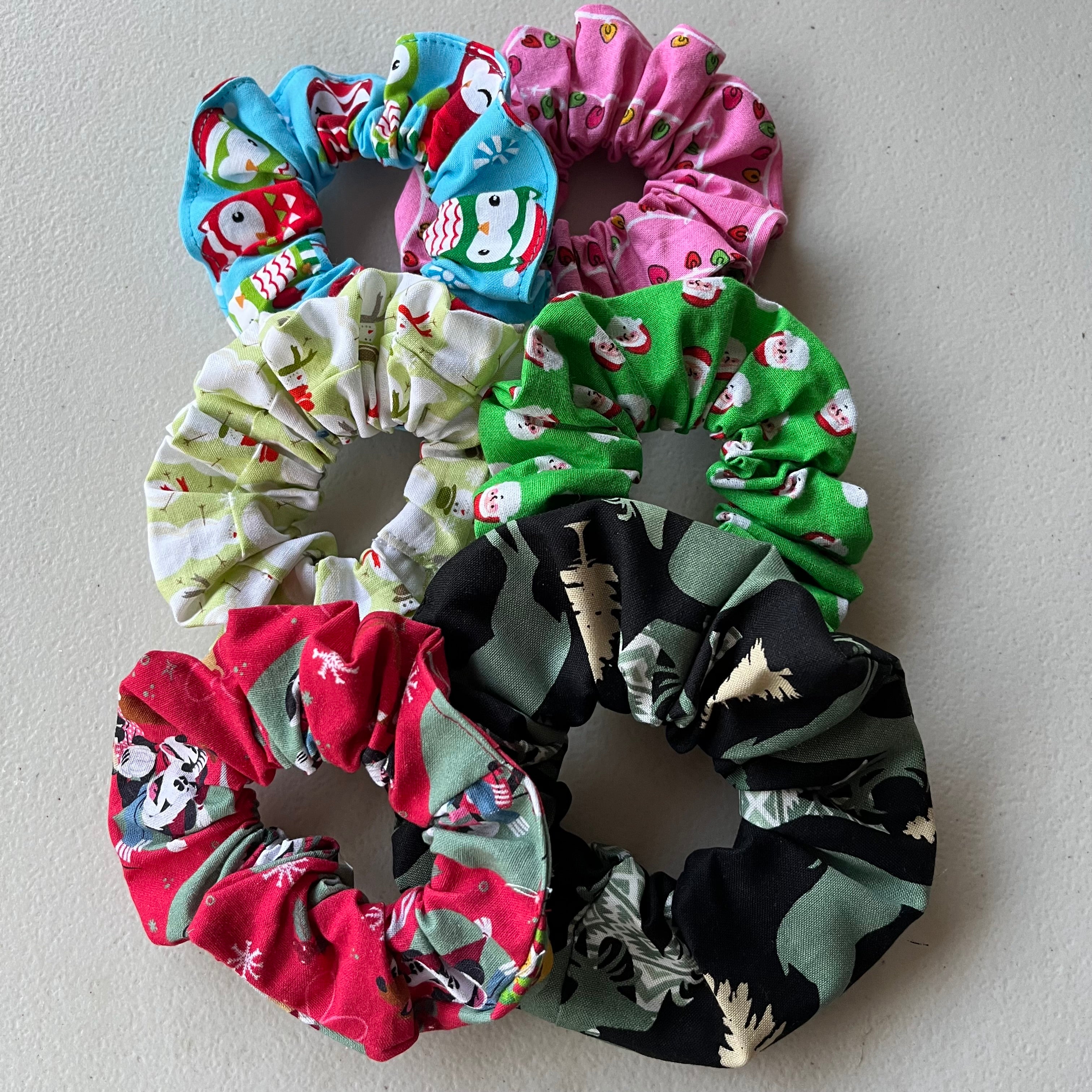 Handmade scrunchies | Christmas Fabric | Set of 6