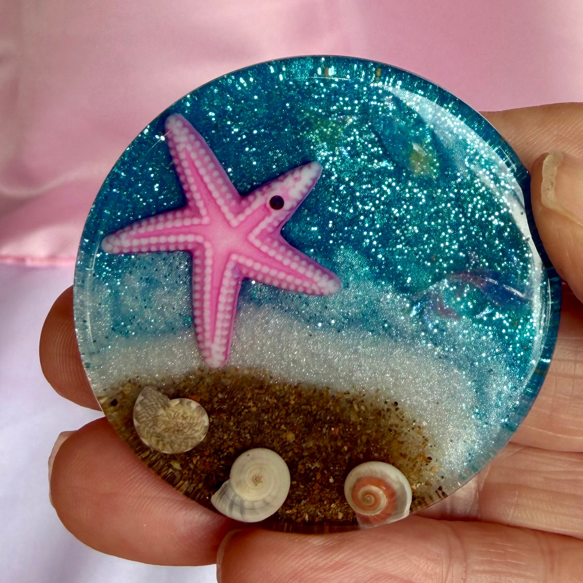 A Set of 2 Ocean Magnets with sea horse and Starfish