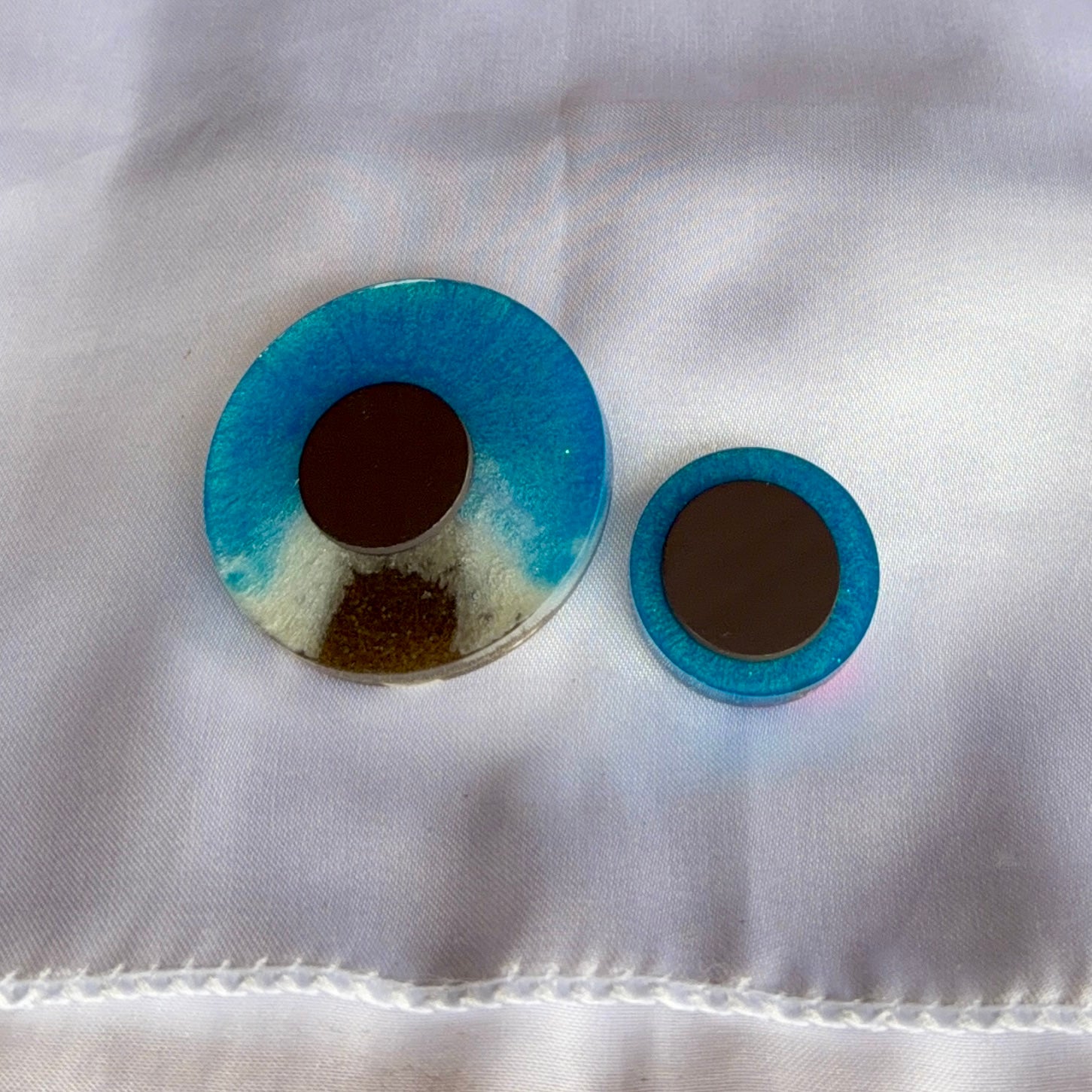 A Set of 2 Ocean Magnets with sea horse and Starfish
