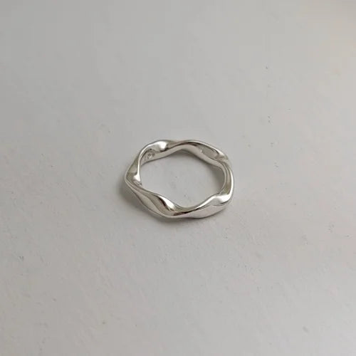 twisted ring highly polished