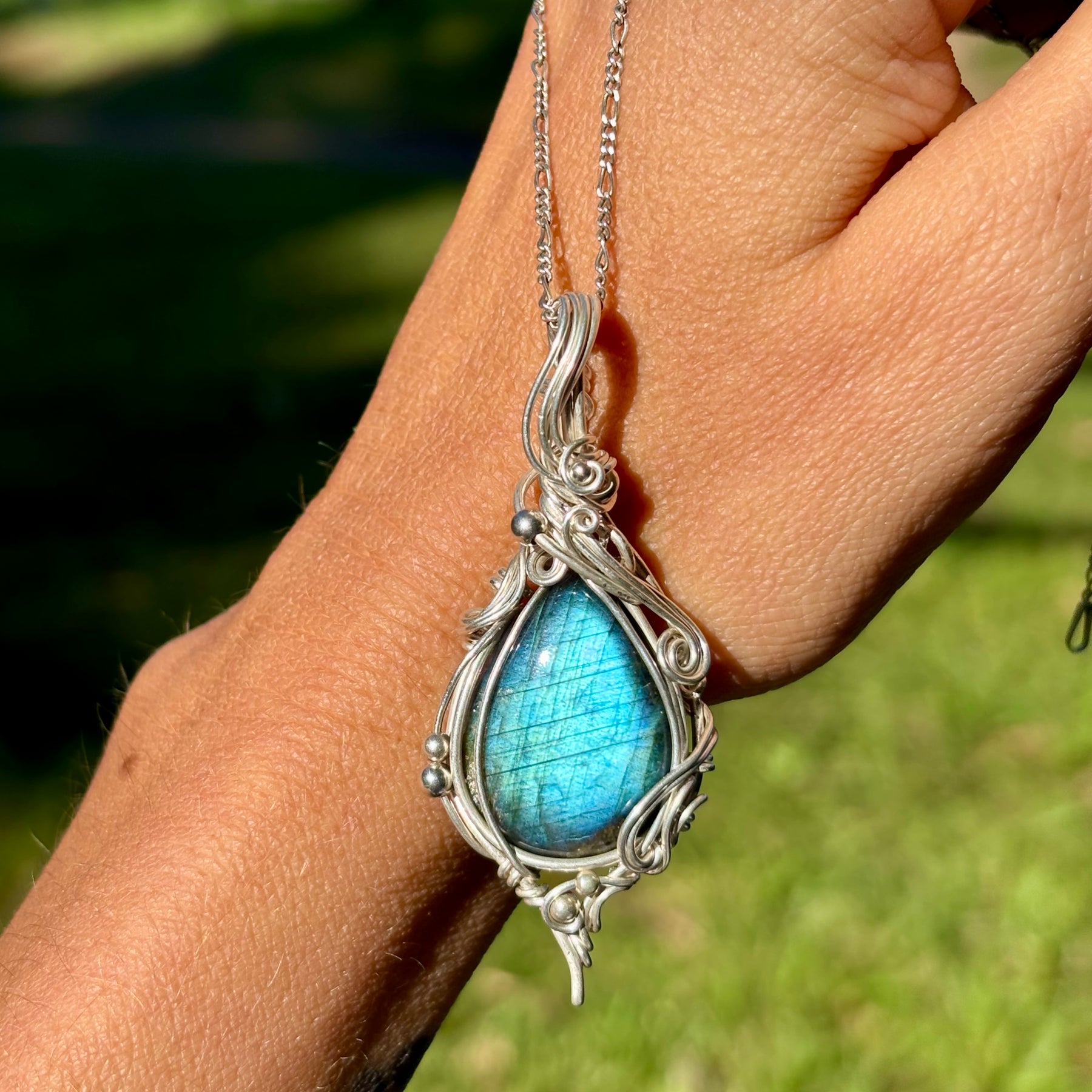 Simple silver labradorite wire wrap