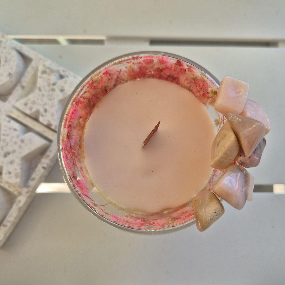Pink baby's breath glass jar candle with pink opal