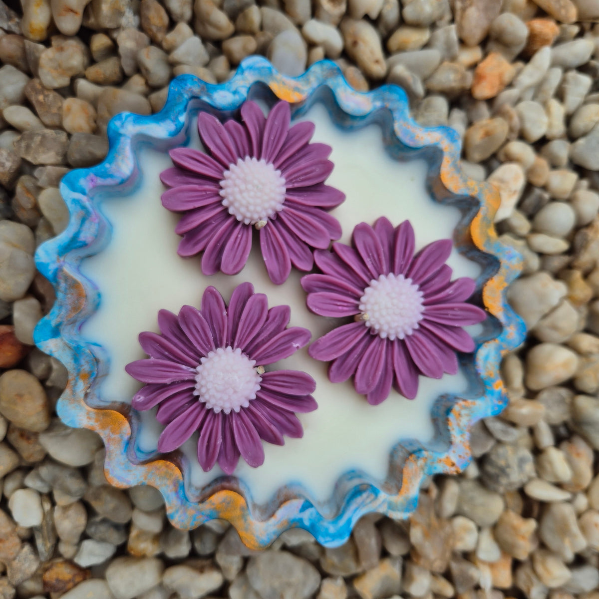 Round fluted concrete bowl candle with black raspberry lime