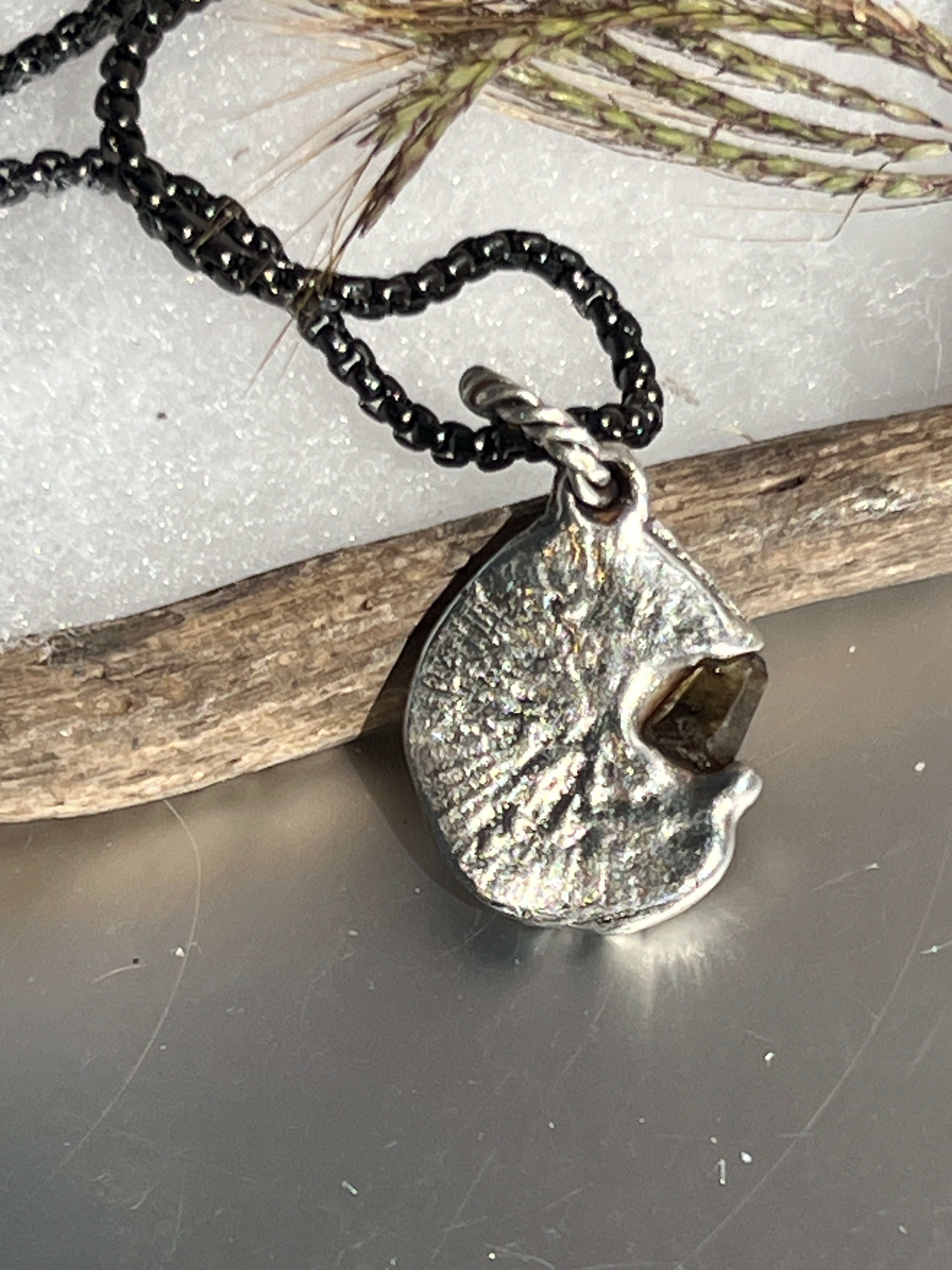 “Pussycat Flats” Pendant & Chain