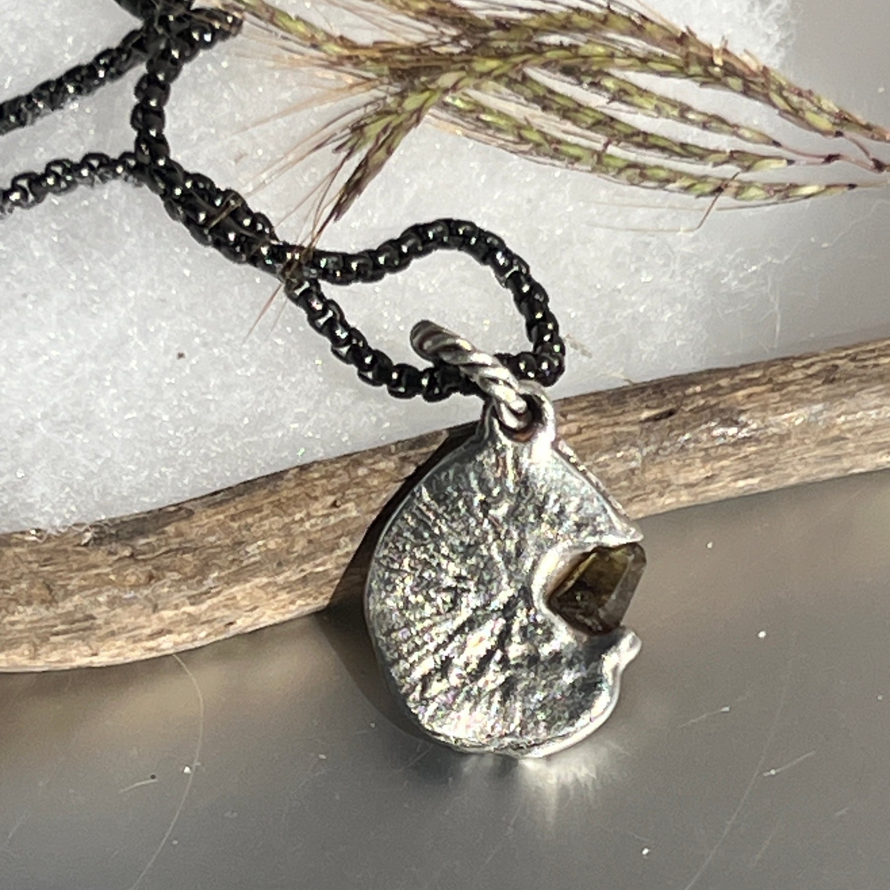 “Pussycat Flats” Pendant & Chain