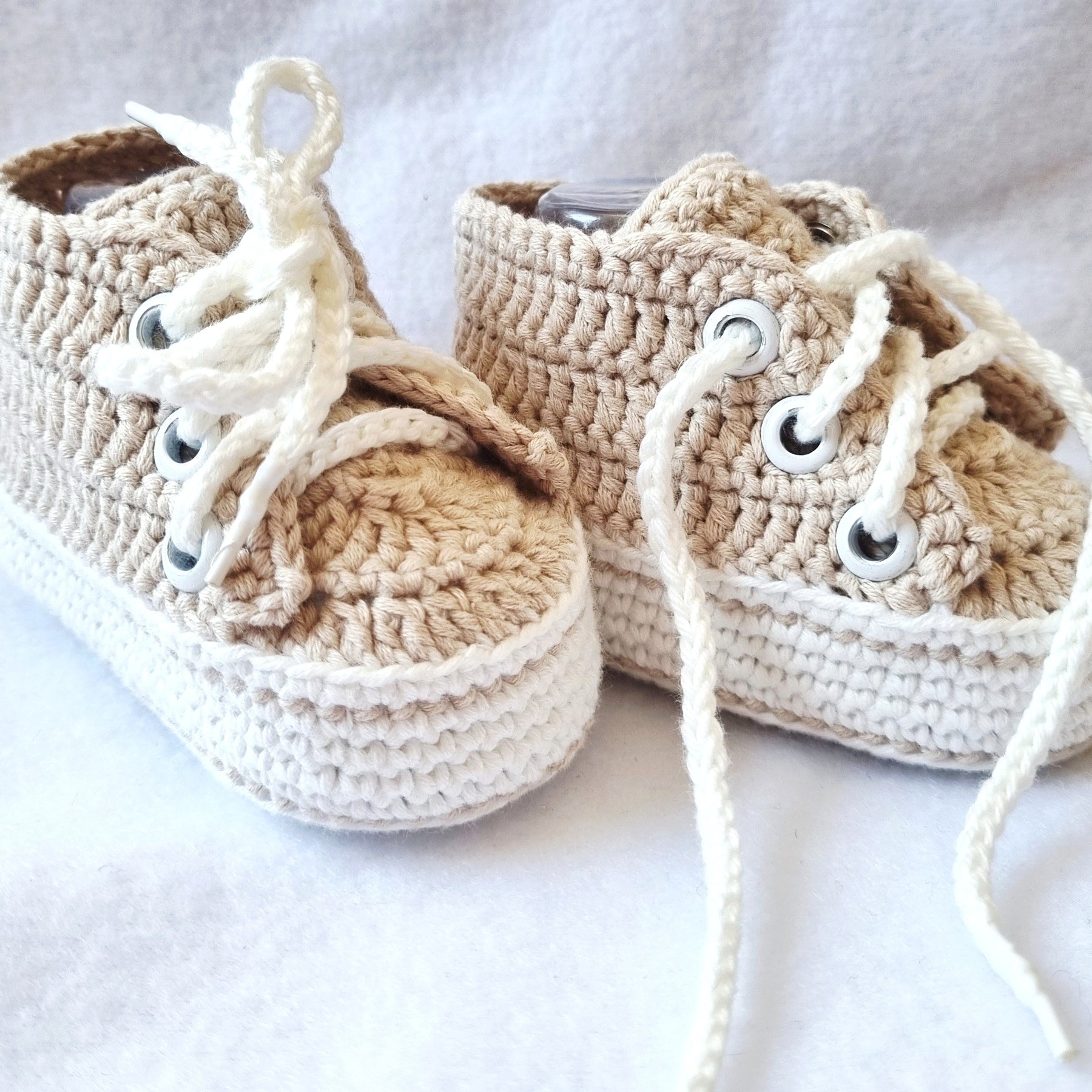 Handmade – Crochet baby shoes – various colours – fit newborn or Baby doll – BB42