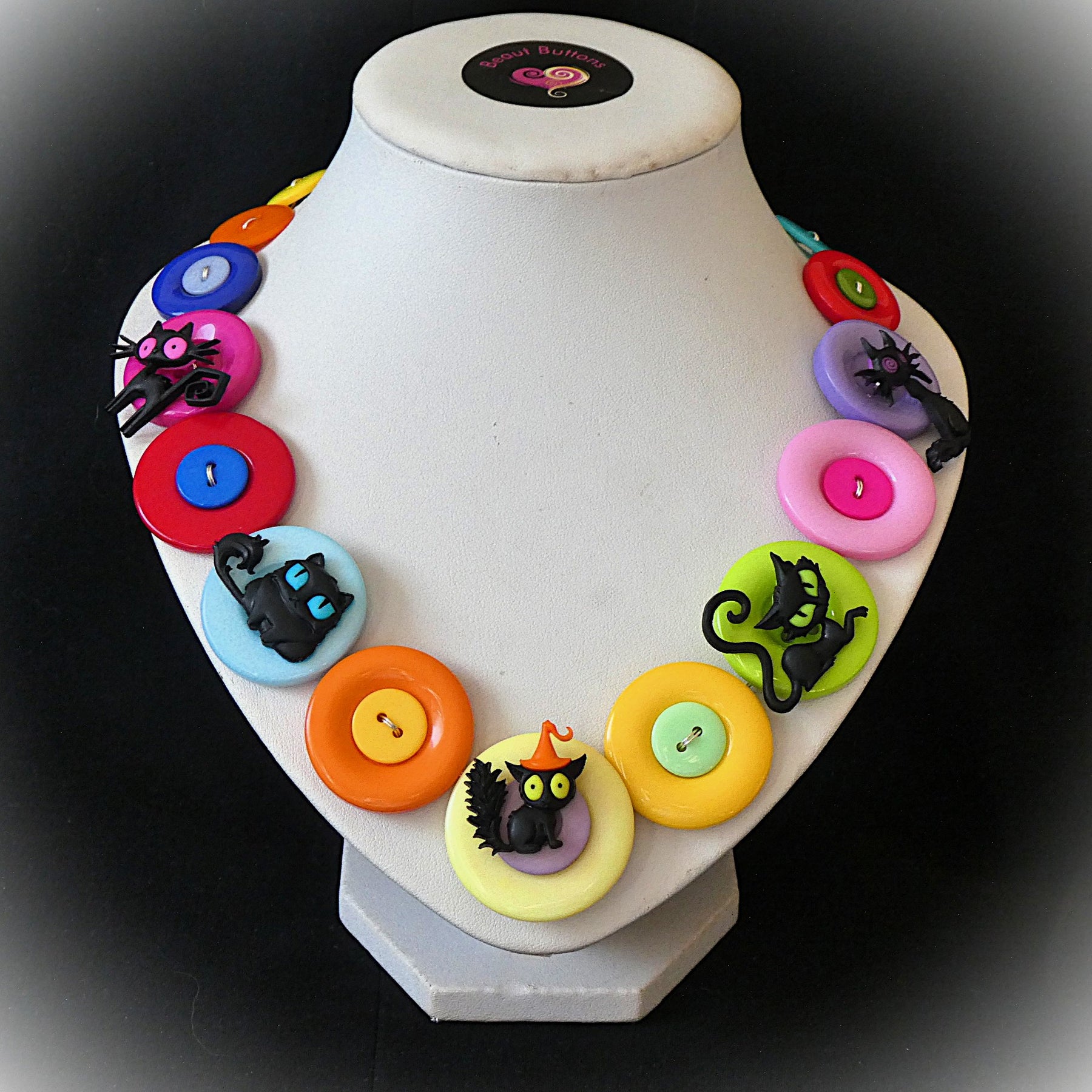 Button necklace - Creepy Cats