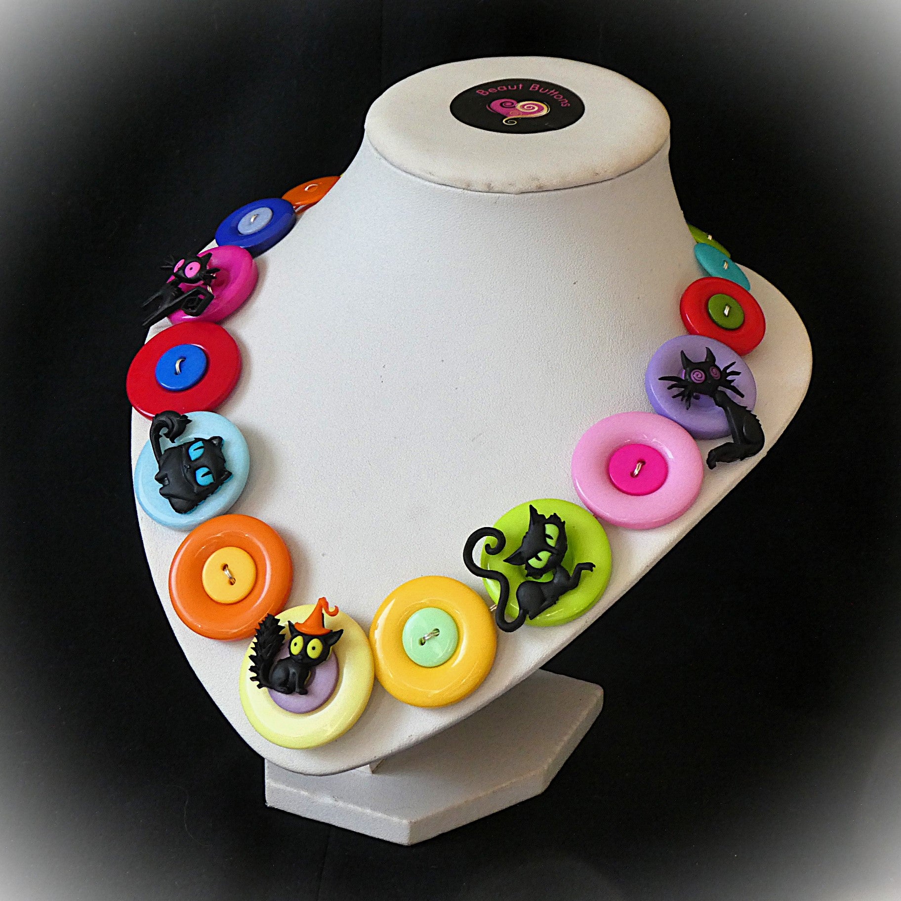 Button necklace - Creepy Cats
