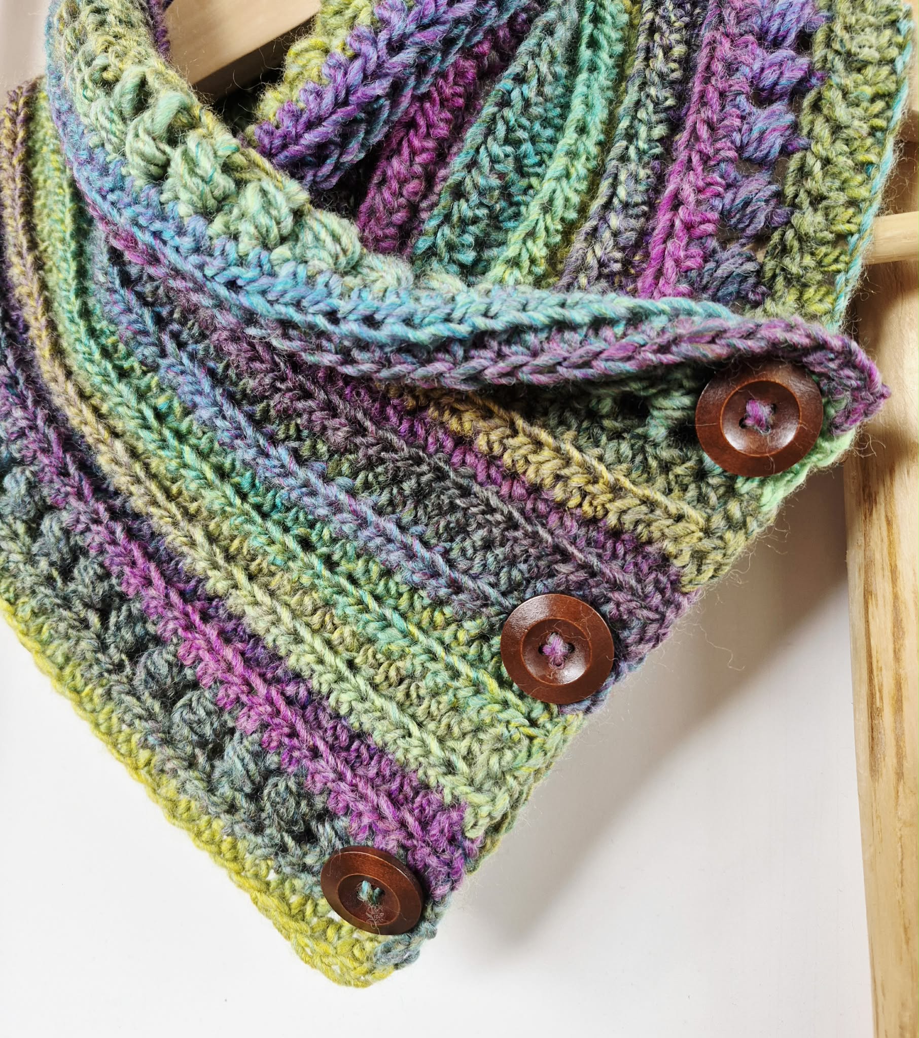Ladies Neck warmer | Cowl | Scarf | Coloured | Adult | Vintage | Crochet | Buttoned