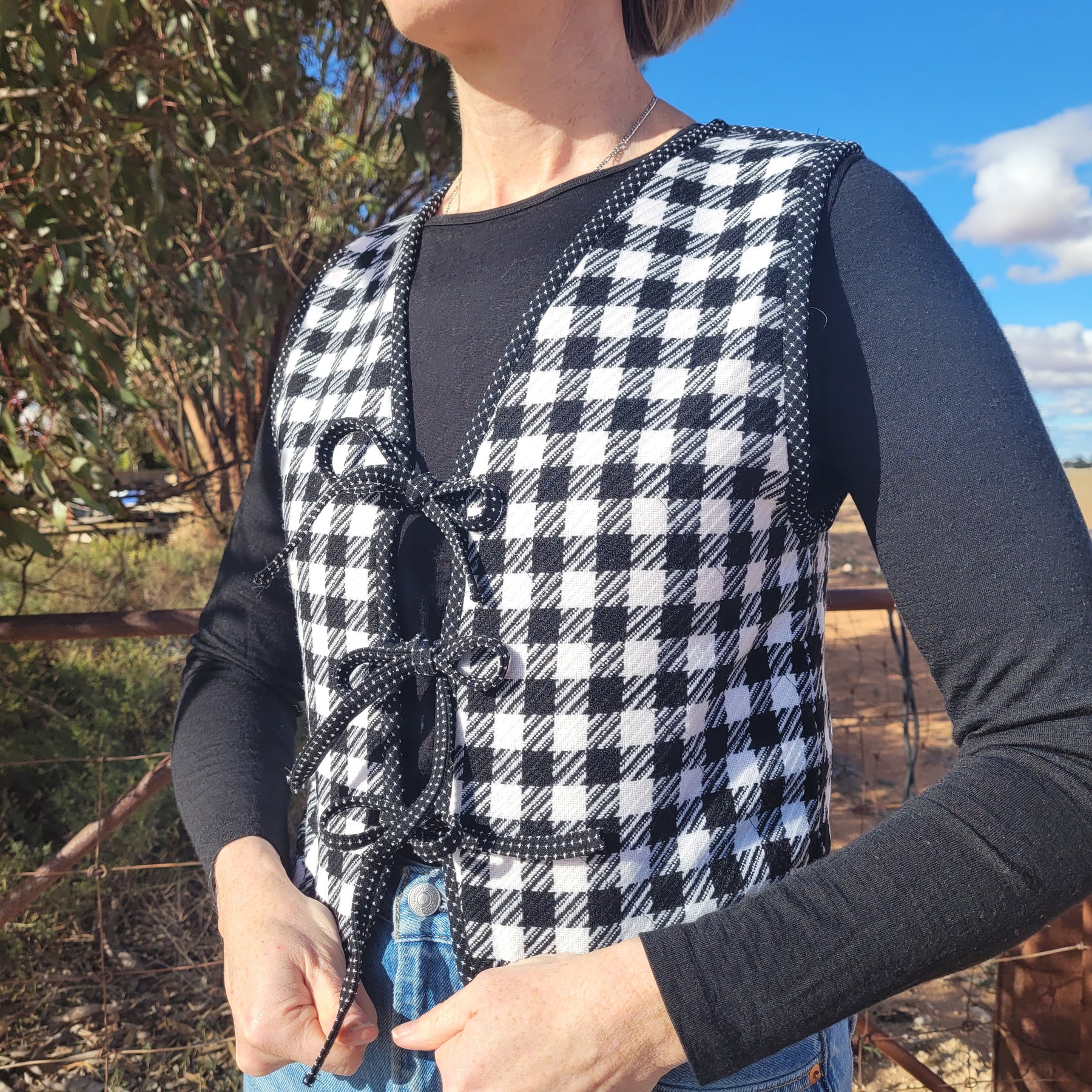 Gift Box - Reversible Tie Front Vest - XS/S