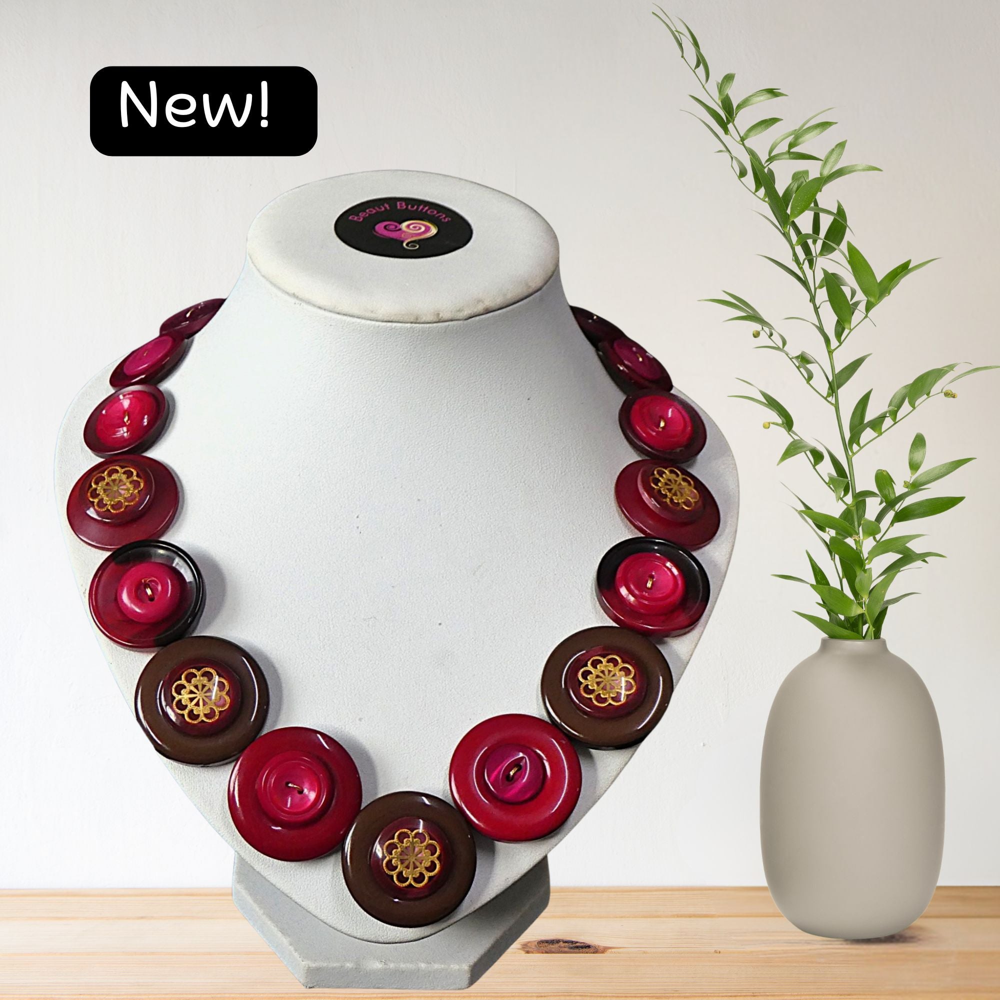 Button necklace - Cherry Ripe