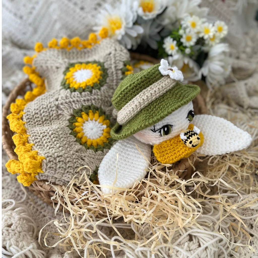 Crochet Lovey Blanket Daisy Duck, Crochet Duck Snuggler 50cms