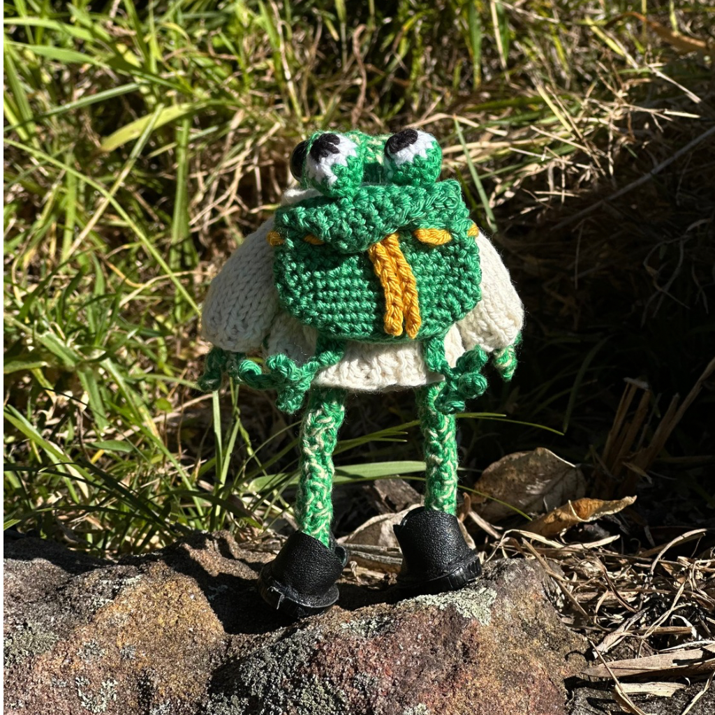 Handmade Poseable Frog Figurine 12cm