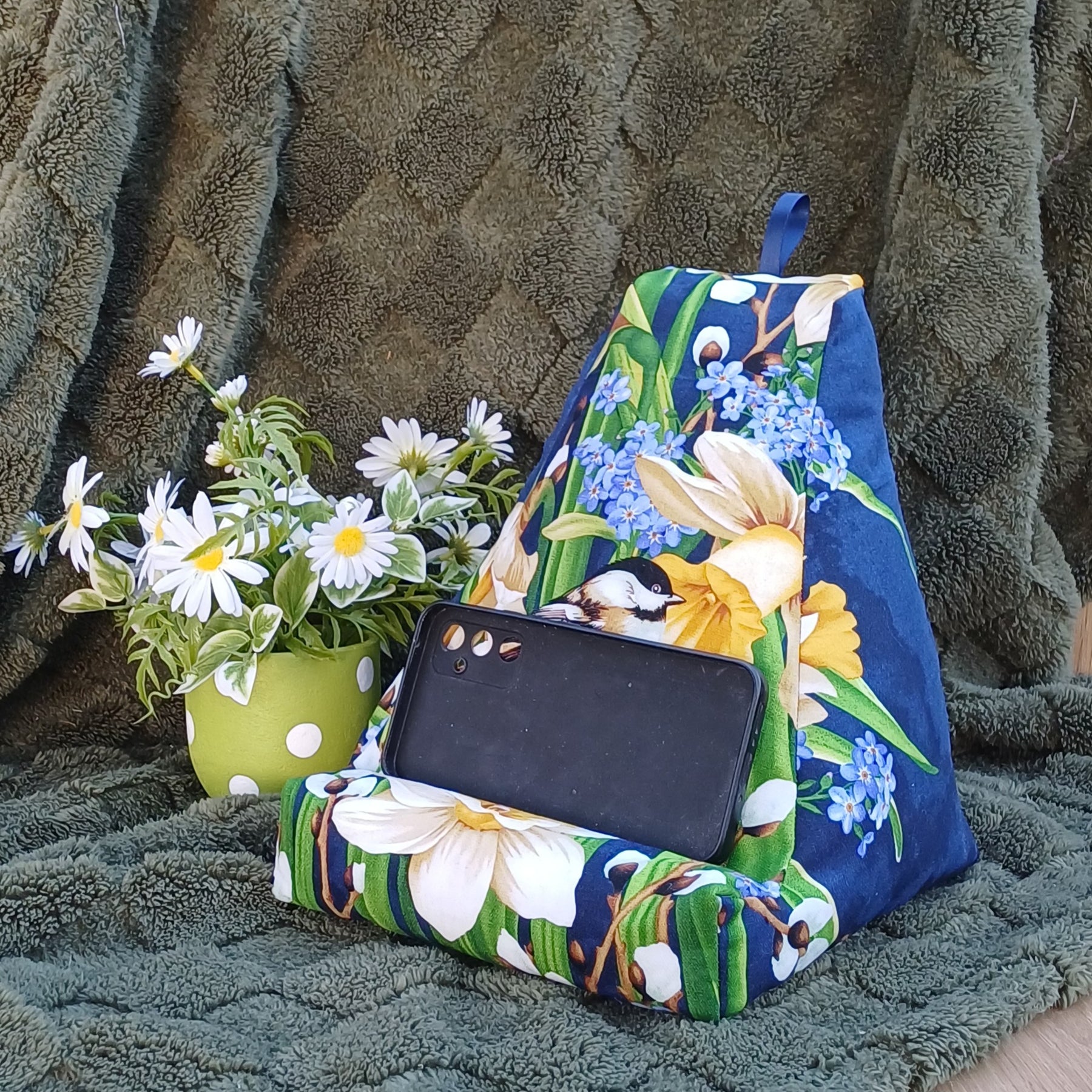 Daffodil & Bird Design Pillow to suit Book and Tablet