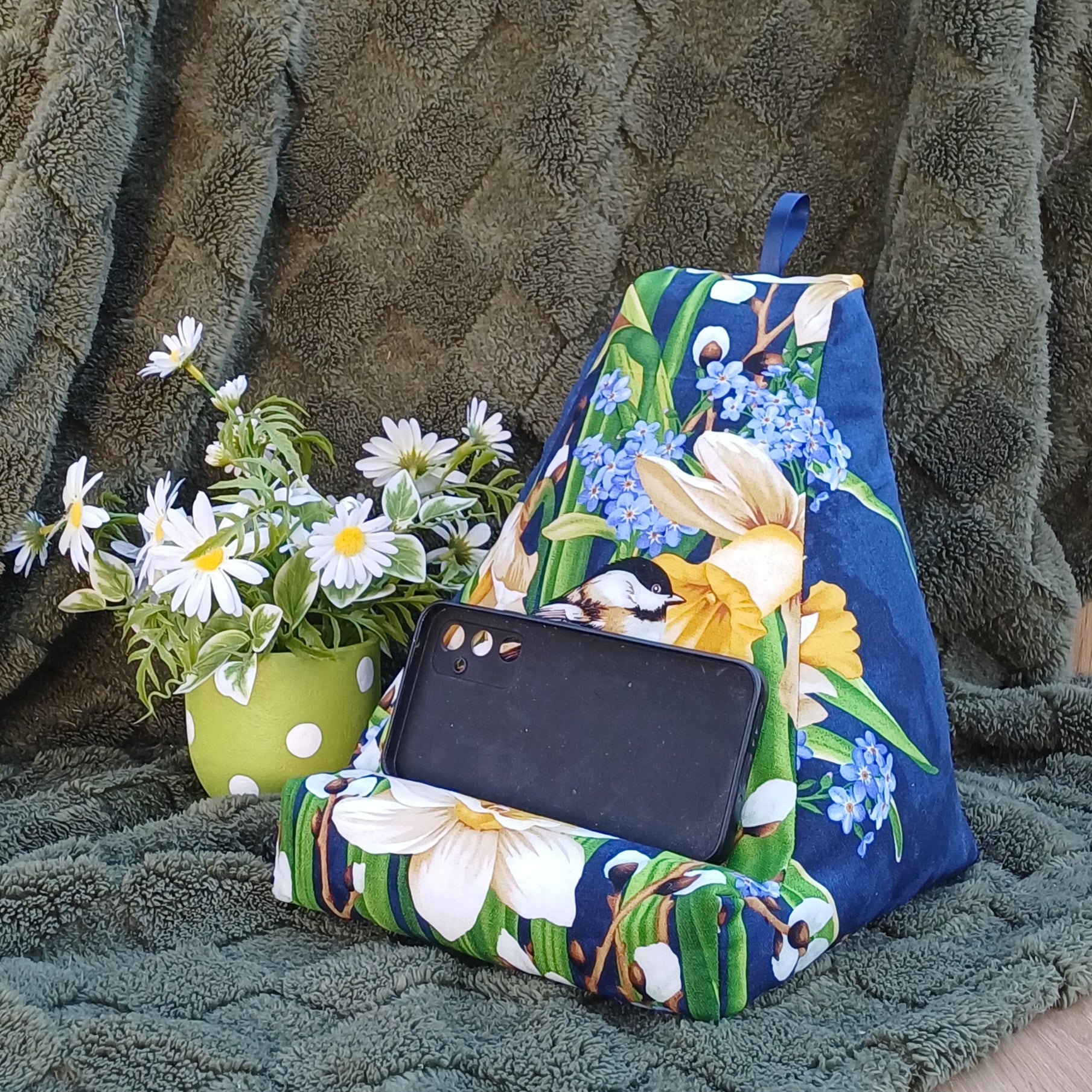 Daffodil & Bird Design Pillow to suit Book and Tablet