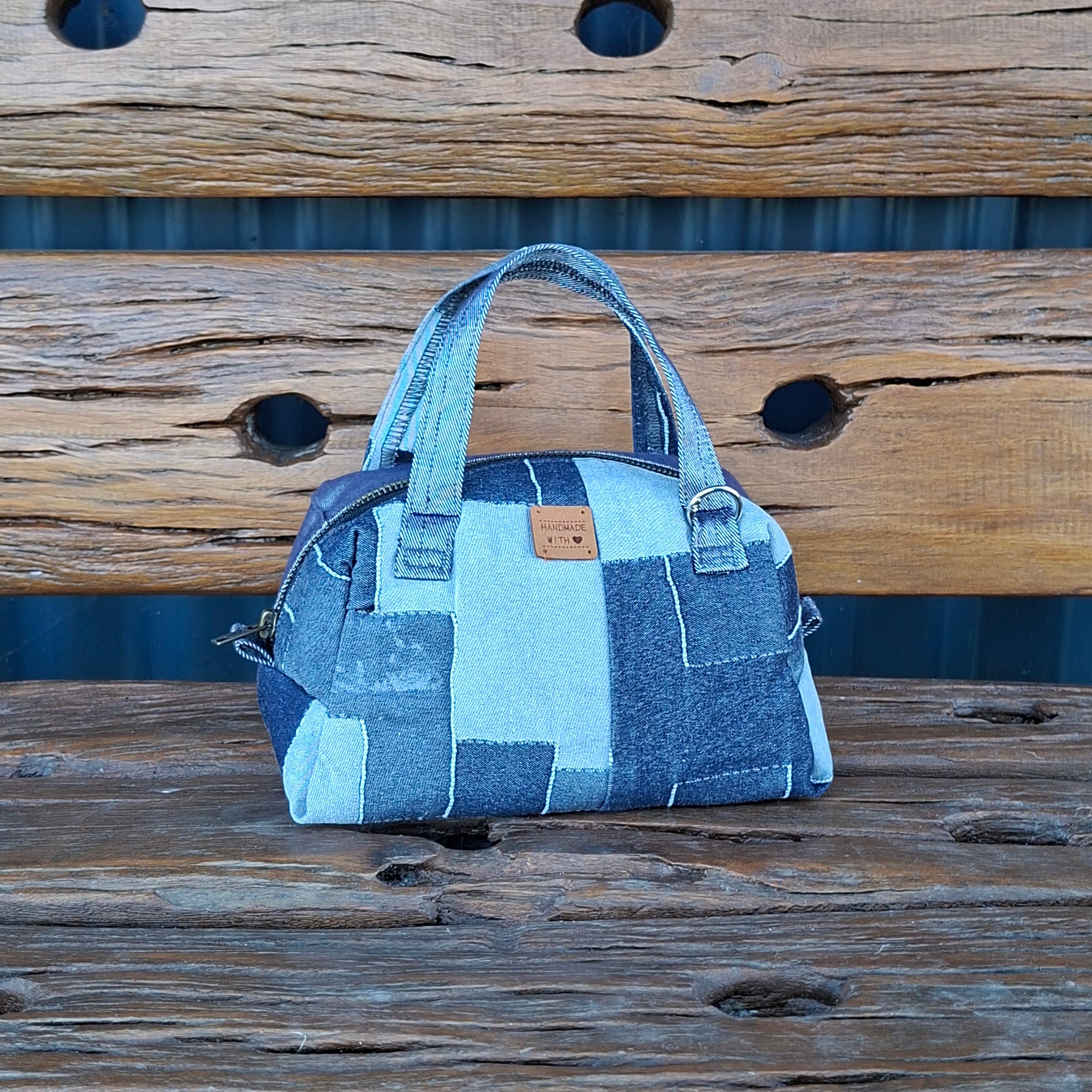 Mini Boston Hand Bag Handbag w detachable Shoulder Strap.