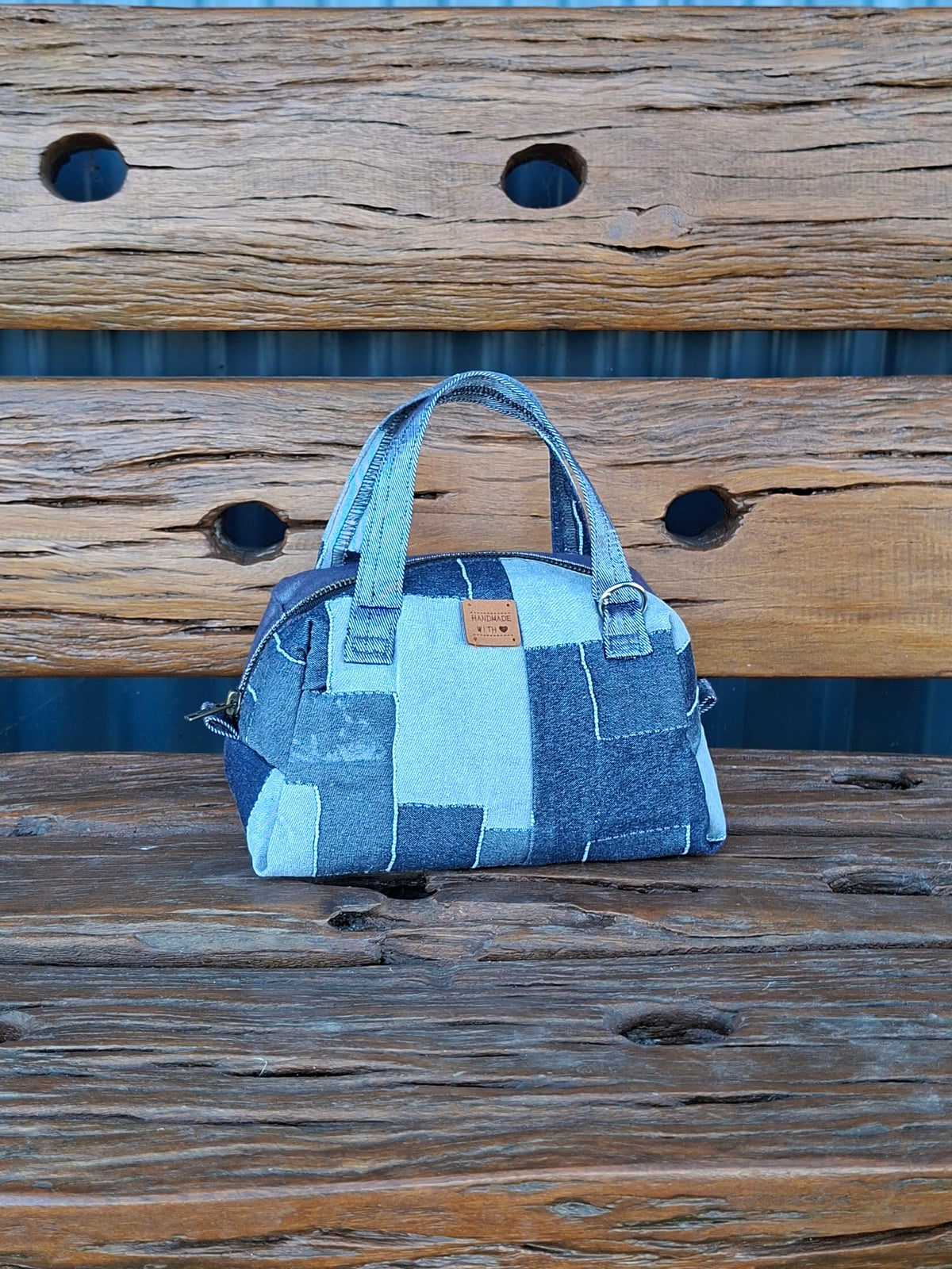 Mini Boston Hand Bag Handbag w detachable Shoulder Strap.
