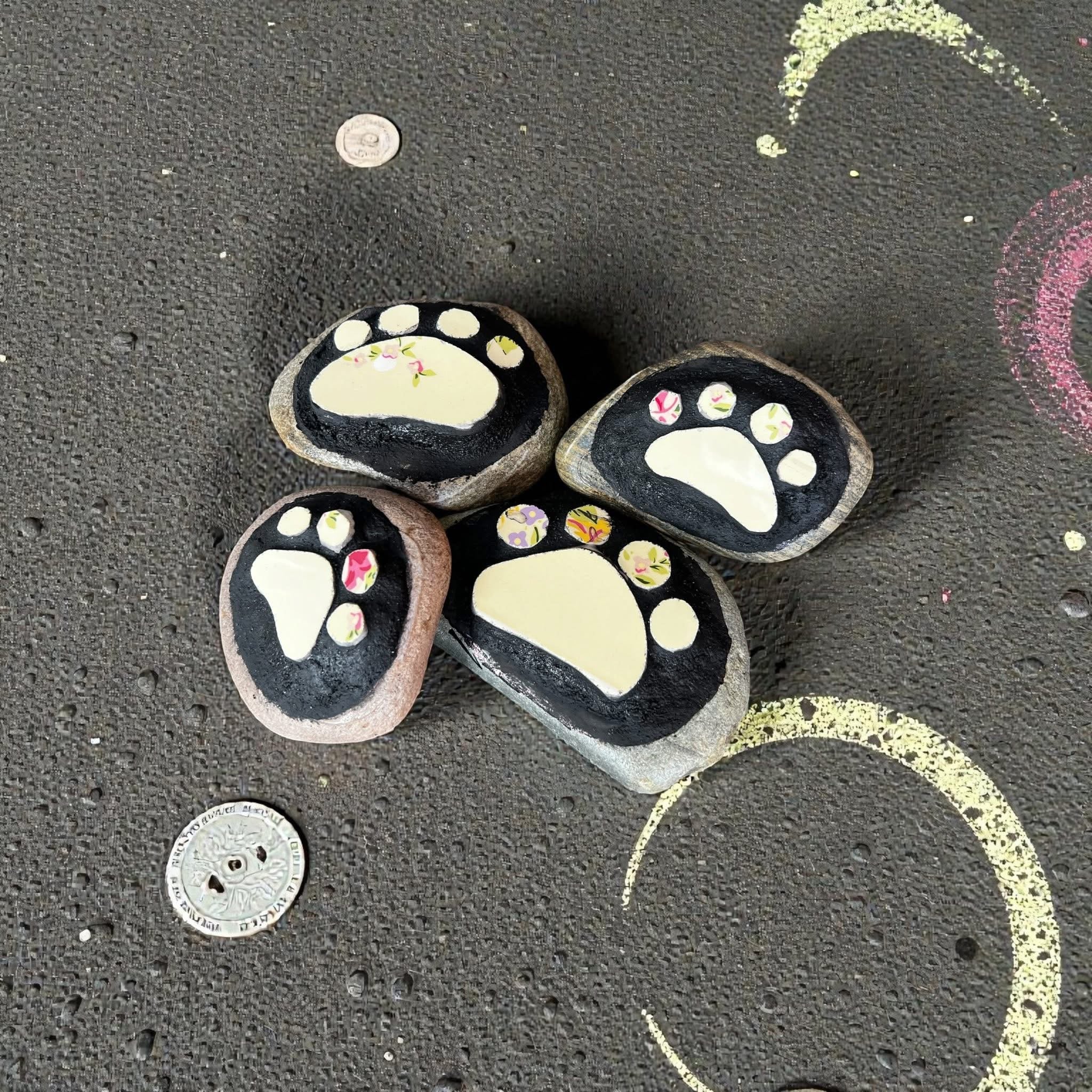 Mosaic Stones. Paws.