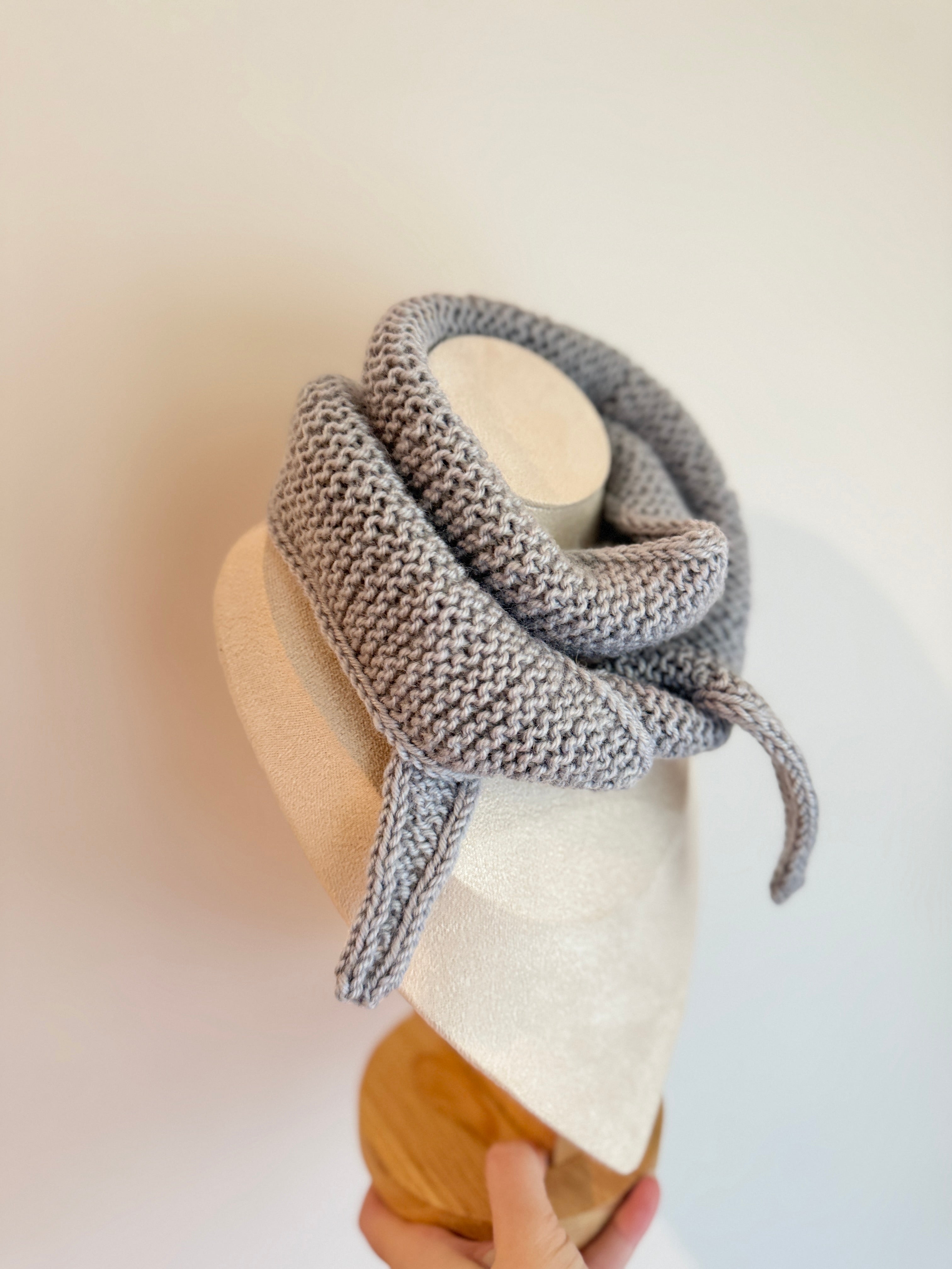 Knitted sophie scarf light grey
