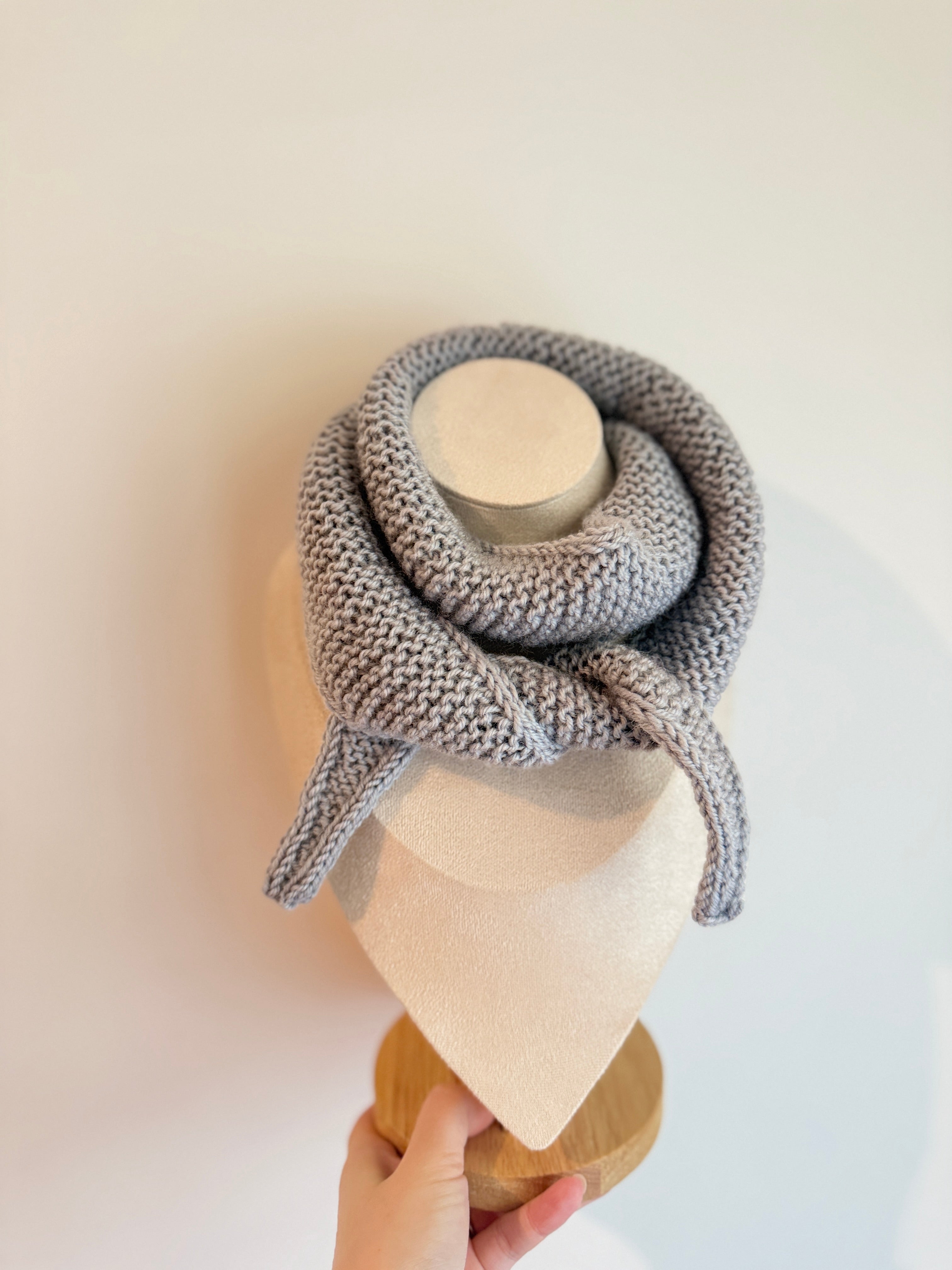 Knitted sophie scarf light grey