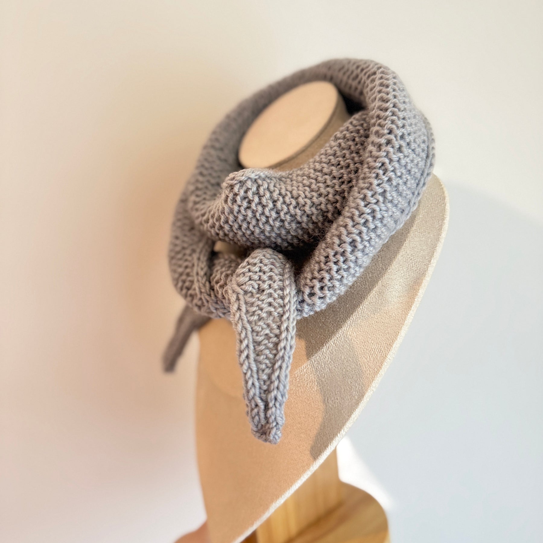 Knitted sophie scarf light grey