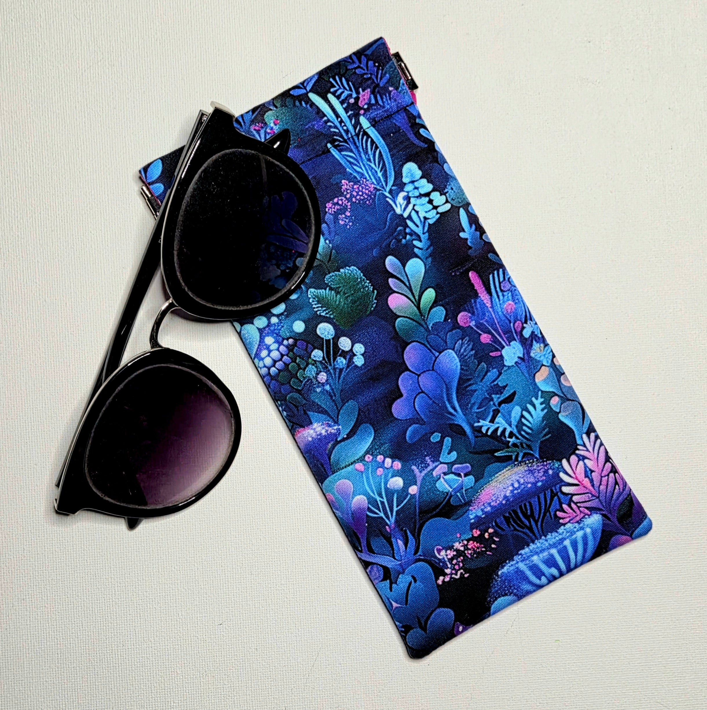 Sunglasses Pouch with a gorgeous coral reef design