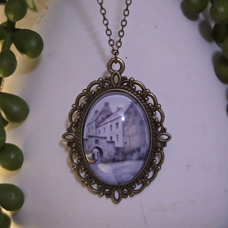Midhope Castle Necklace | Inspired by Lallybroch on Outlander - Black & White