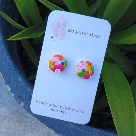 Pretty flower stud earring