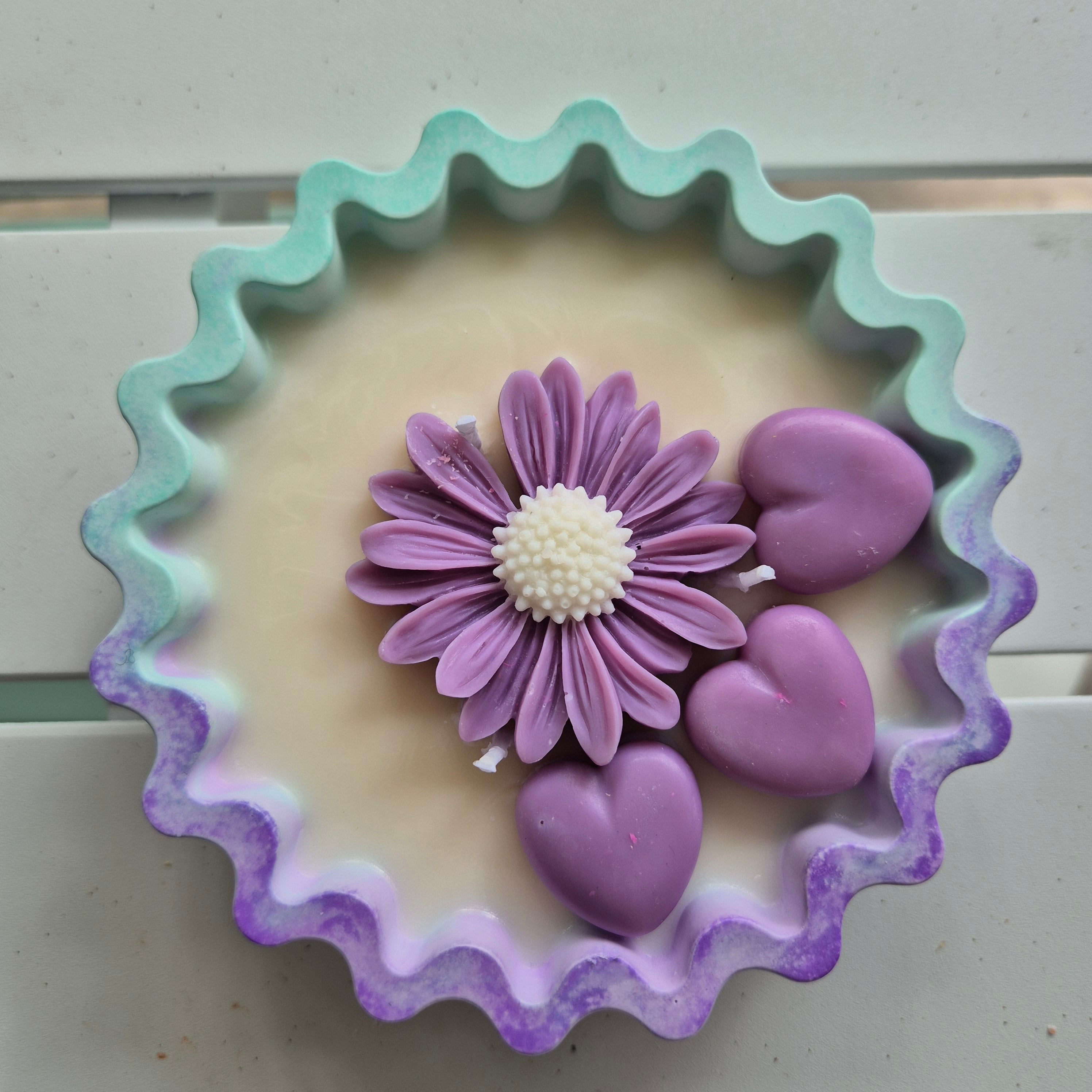 Soy wax eco-concrete bowl candle with sandalwood and rose fragrance