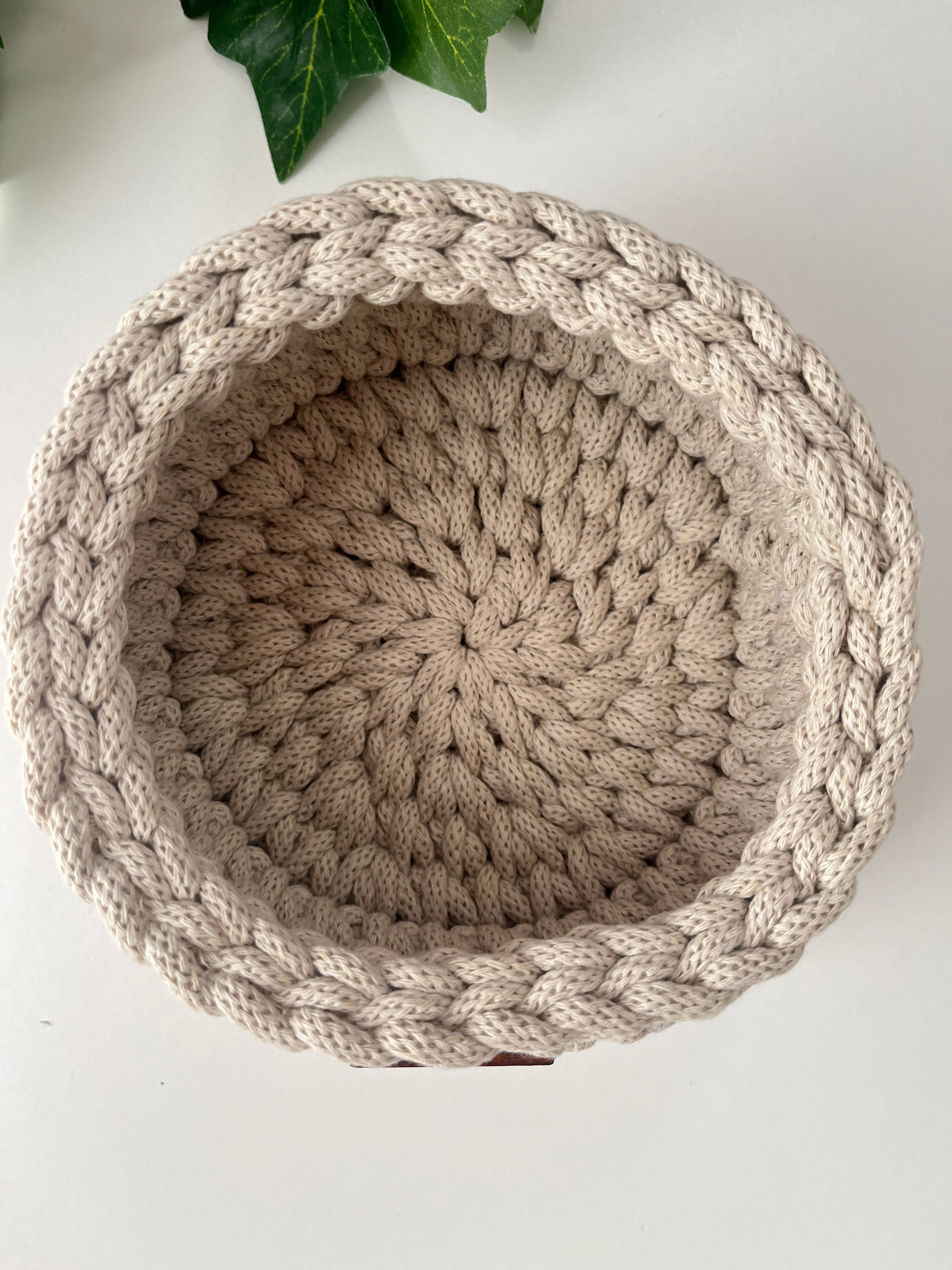 Small crochet basket - colour Cashmere Beige