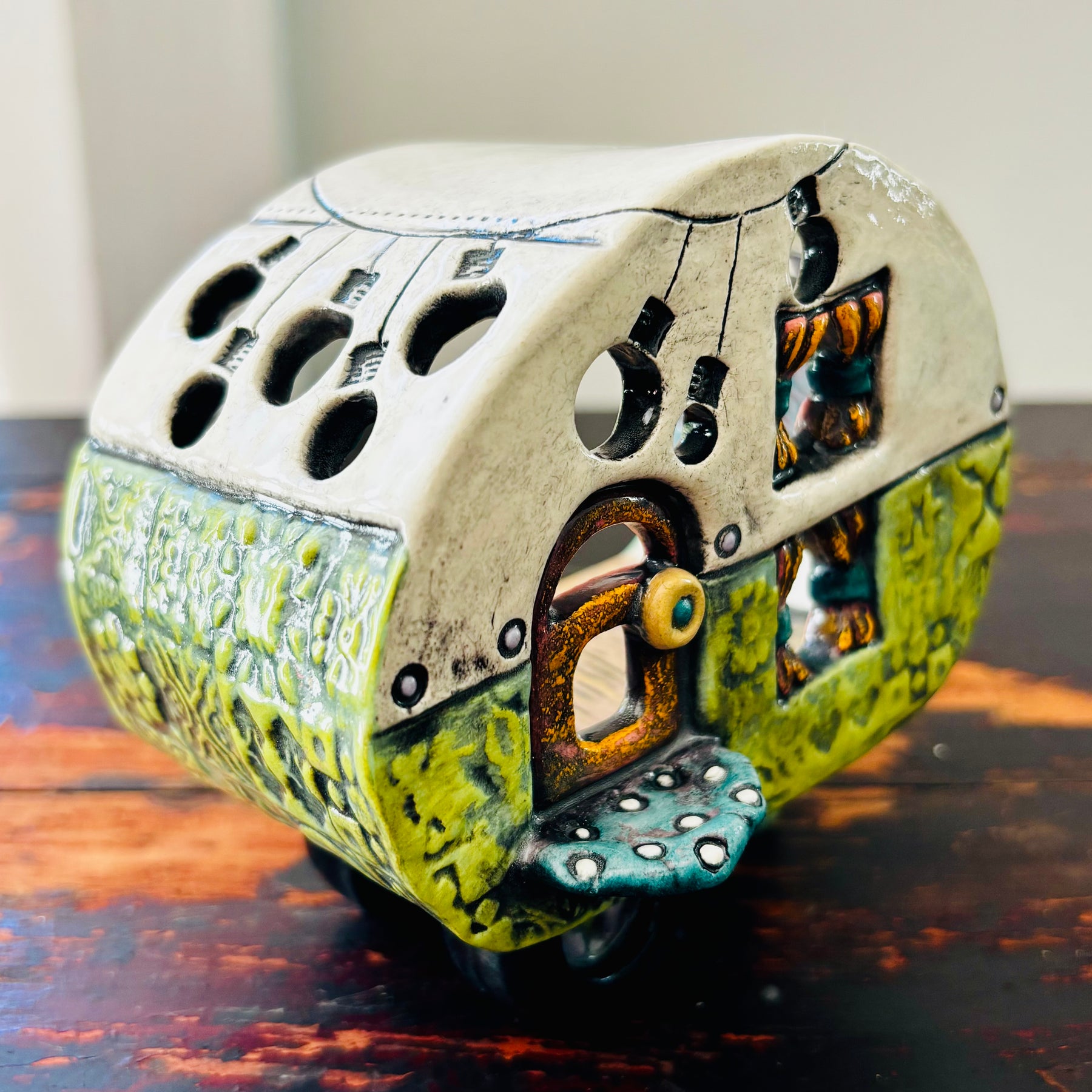 Handmade Ceramic Caravan Tea Light Lantern (Green)