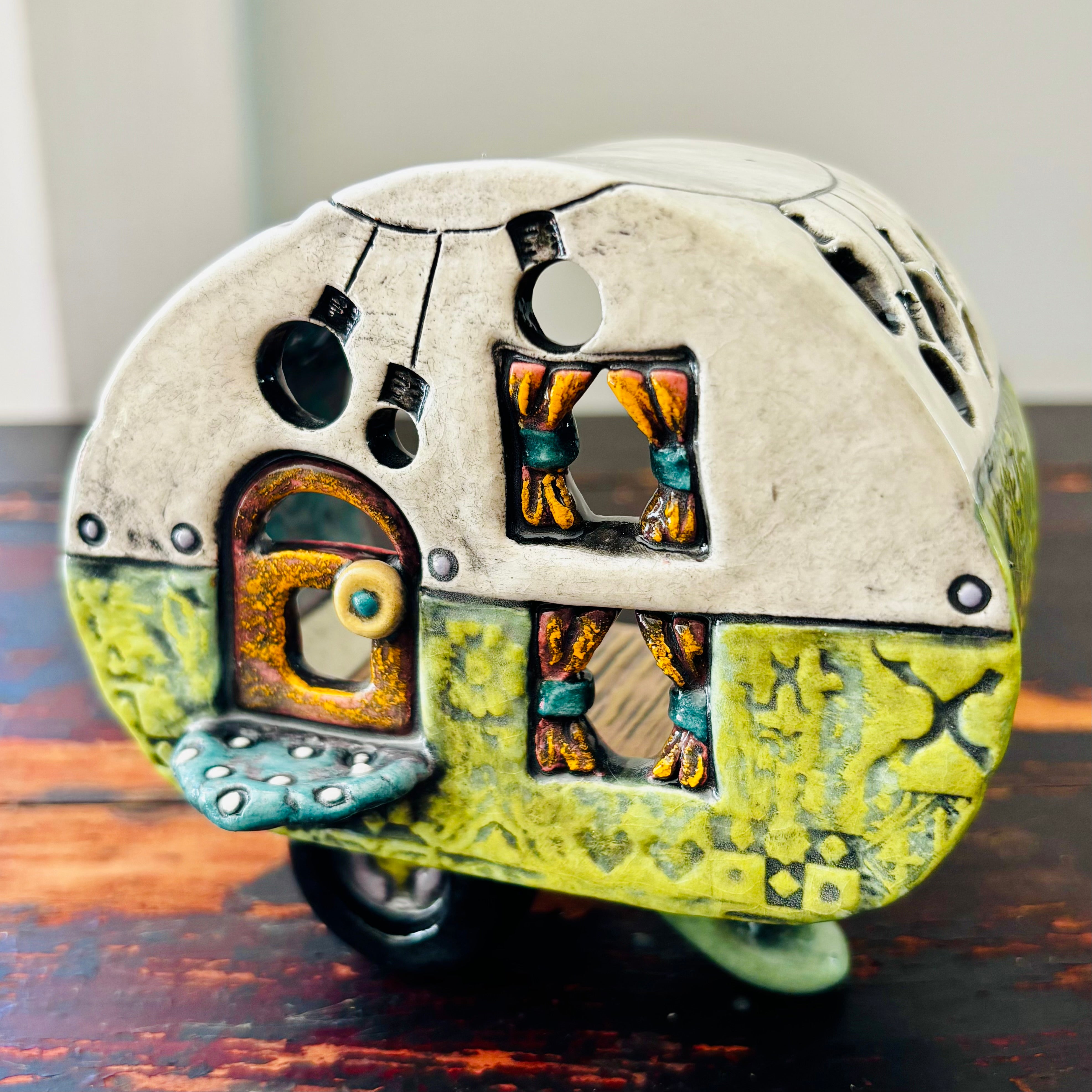 Handmade Ceramic Caravan Tea Light Lantern (Green)